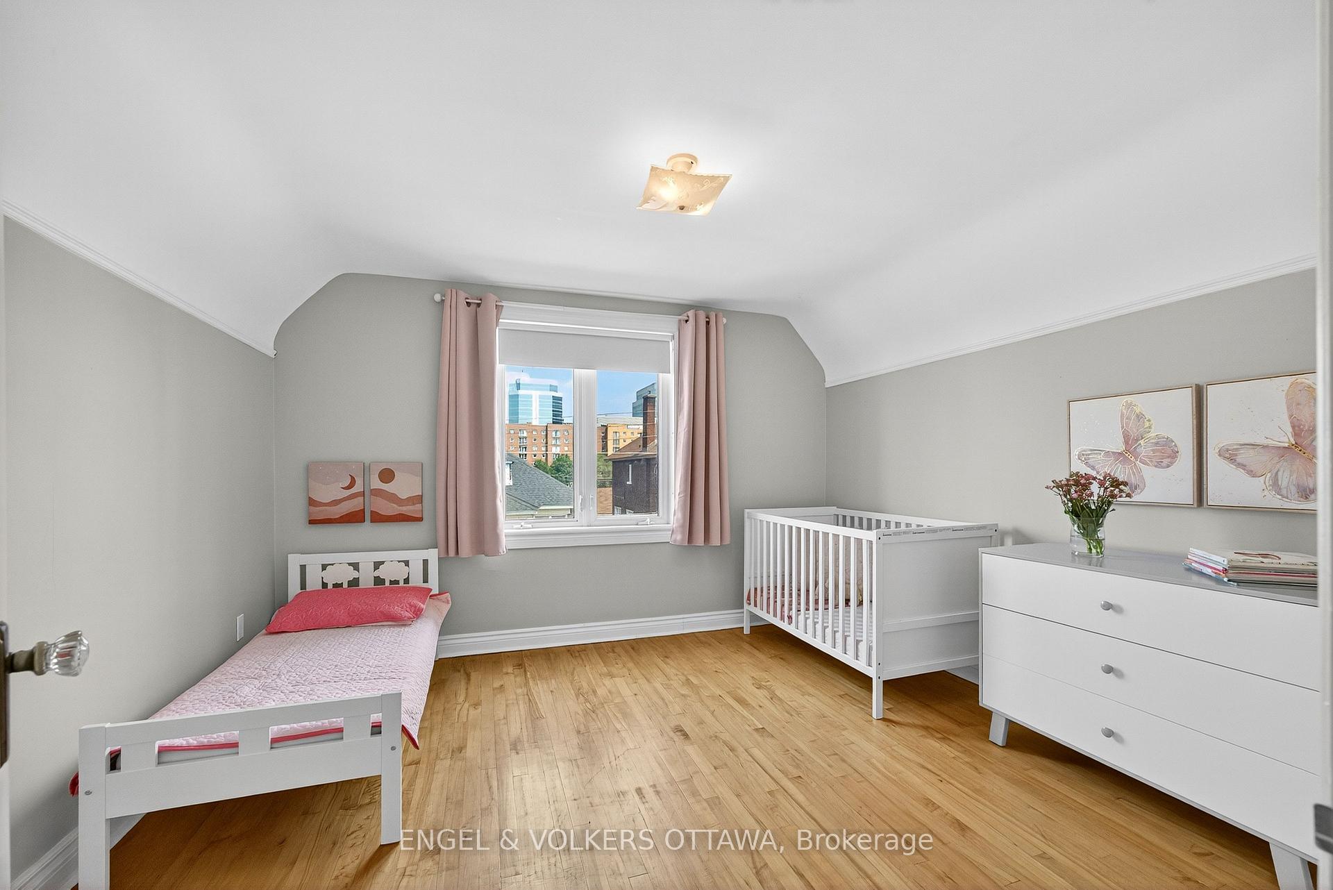Photo 31 of 76 Norman Street, Ottawa, West Centre Town — HOMEH