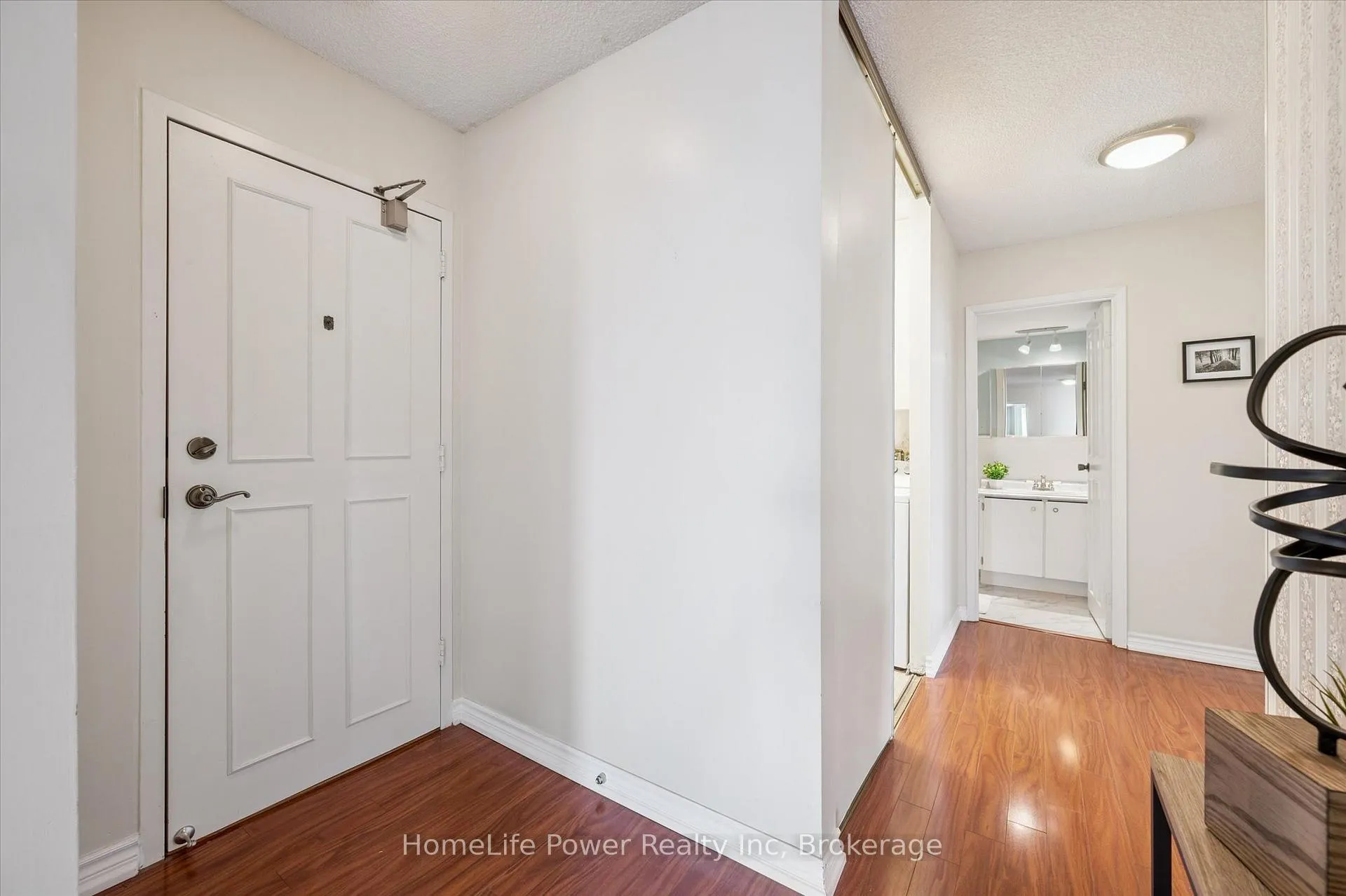 Photo 5 of Unit 711, 19 Woodlawn Road E, Guelph, Riverside Park — HOMEH