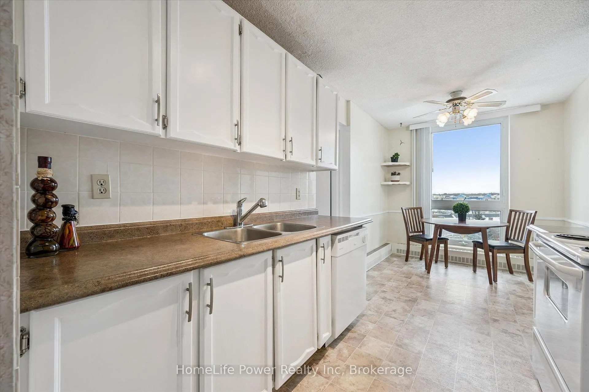 Photo 12 of Unit 711, 19 Woodlawn Road E, Guelph, Riverside Park — HOMEH