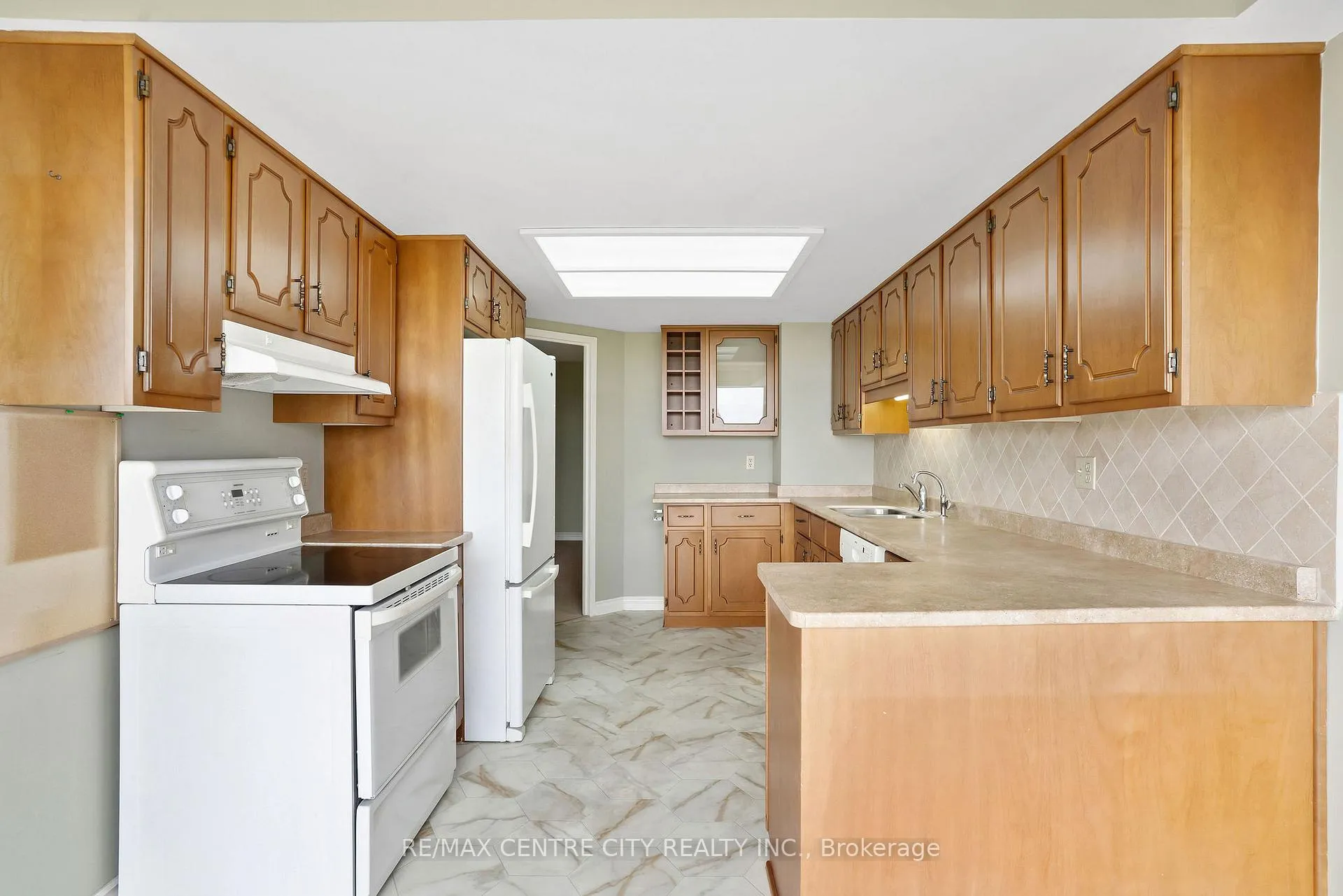 Photo 12 of Unit 808, 4 Willow Street, Waterloo — HOMEH