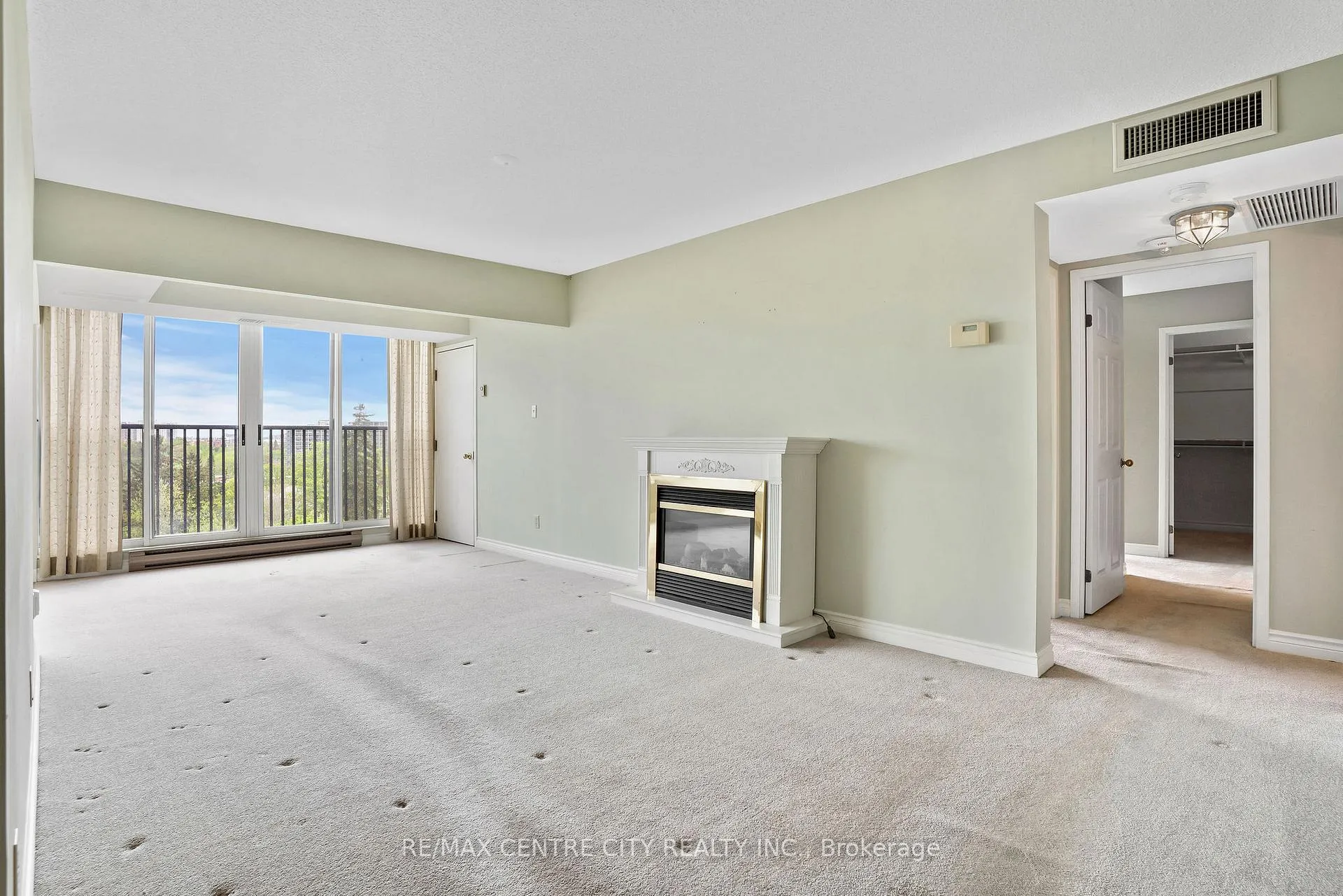 Photo 18 of Unit 808, 4 Willow Street, Waterloo — HOMEH