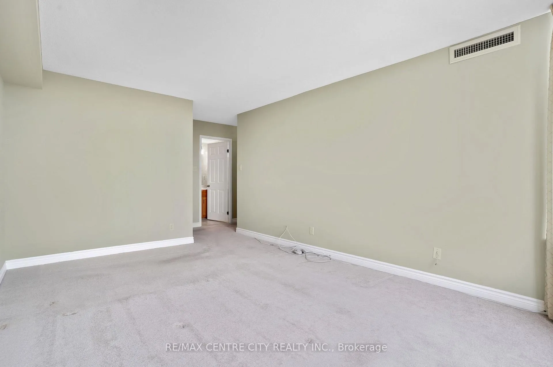 Photo 29 of Unit 808, 4 Willow Street, Waterloo — HOMEH