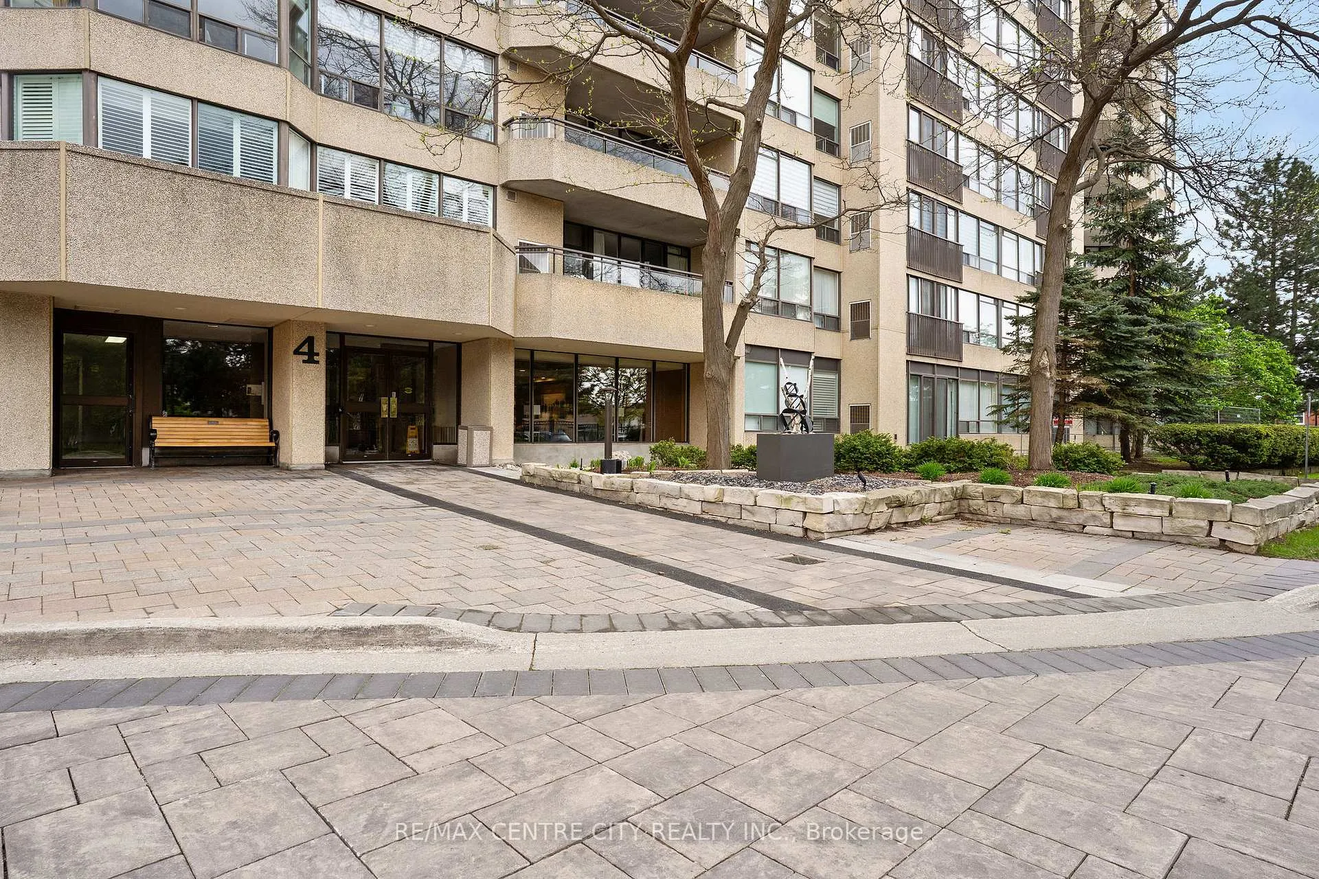 Photo 34 of Unit 808, 4 Willow Street, Waterloo — HOMEH