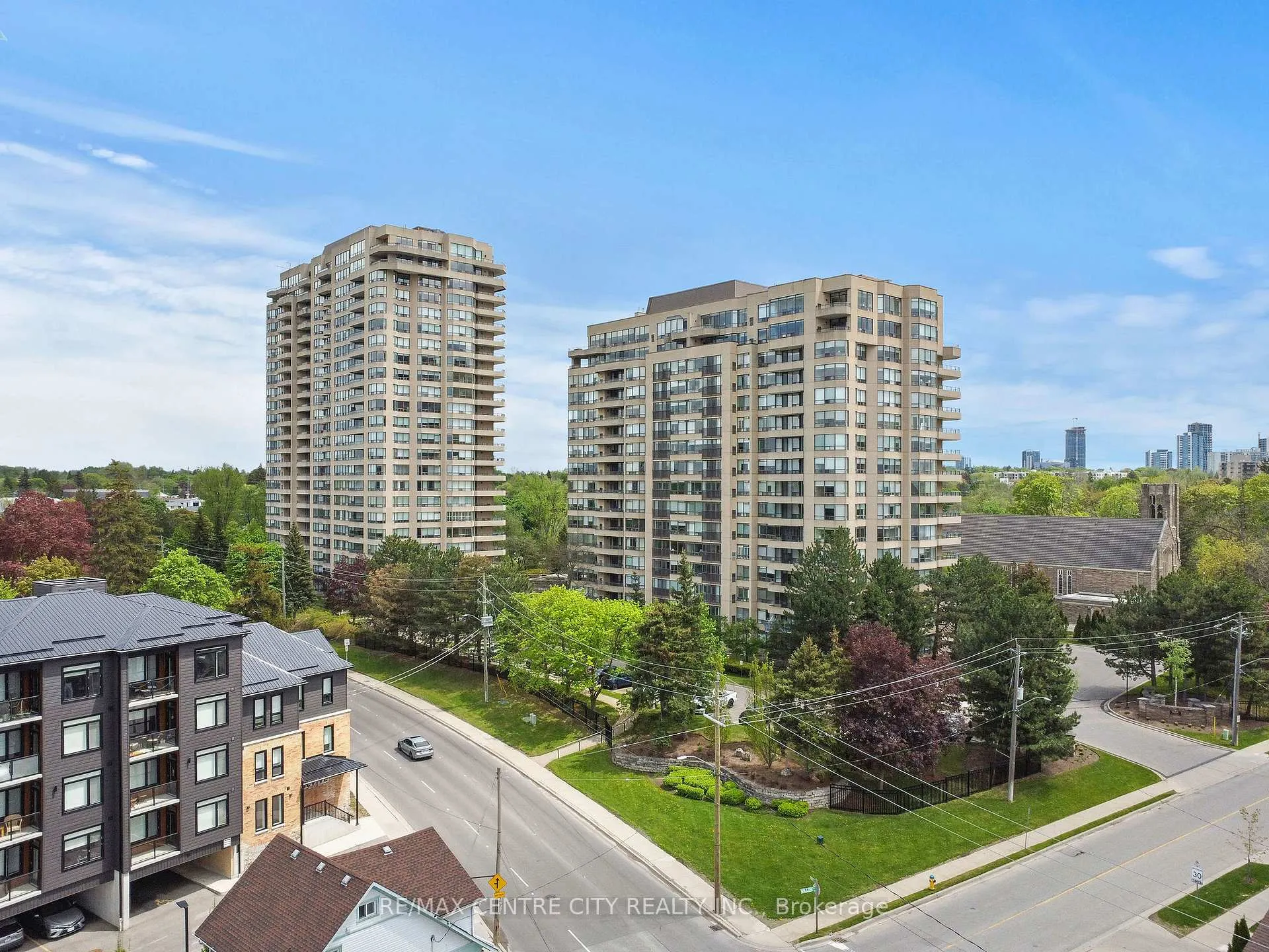 Photo 37 of Unit 808, 4 Willow Street, Waterloo — HOMEH