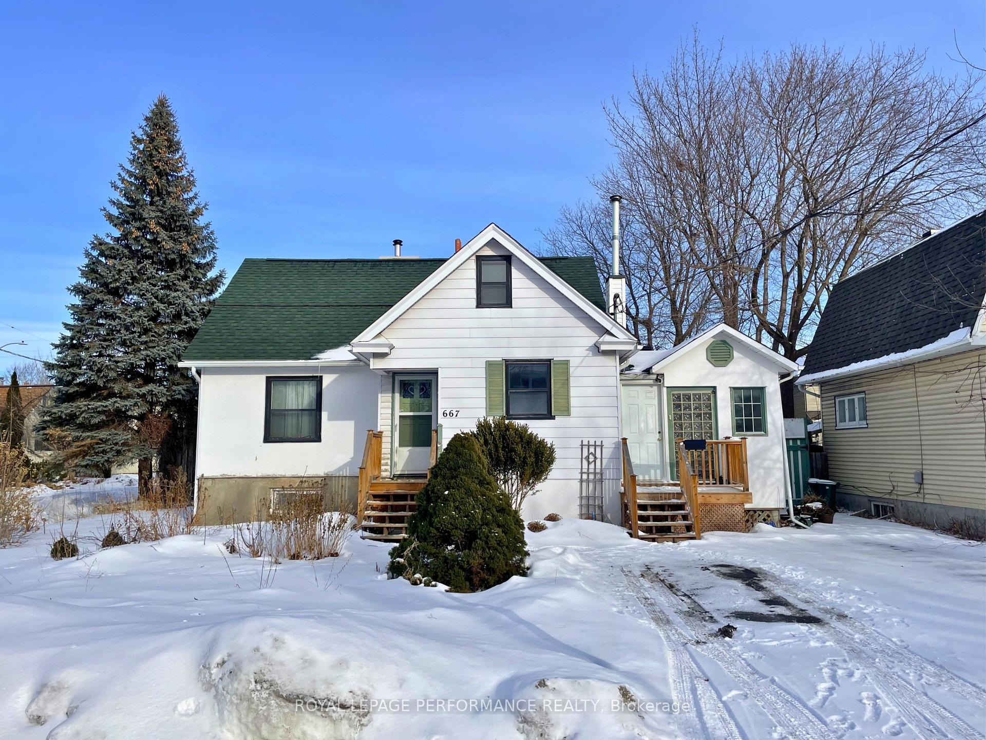 Front of 667 Melbourne Avenue