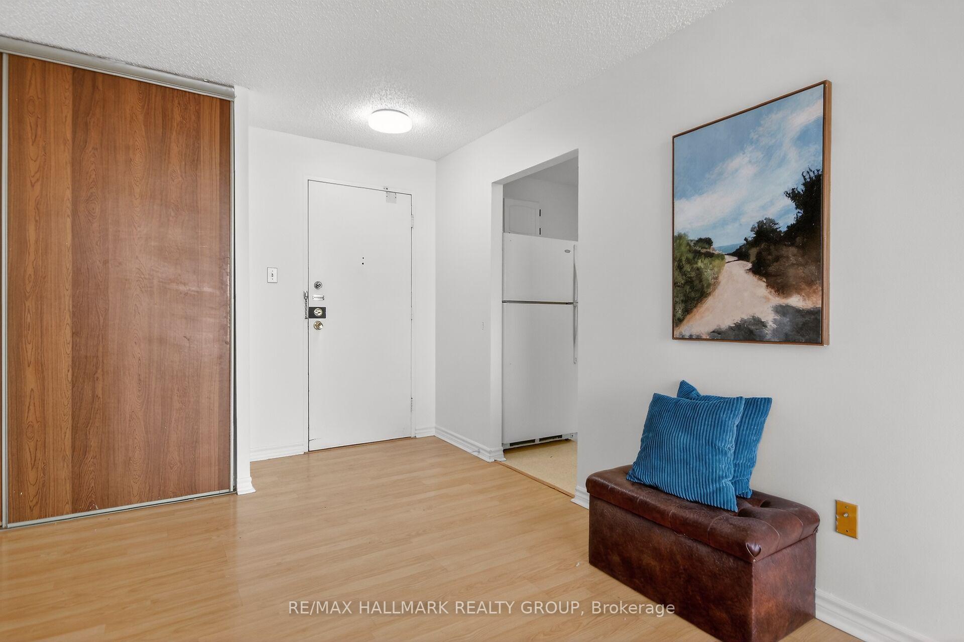 Photo 8 of Unit 1001, 665 Bathgate Drive, Ottawa, Carson Meadows — HOMEH