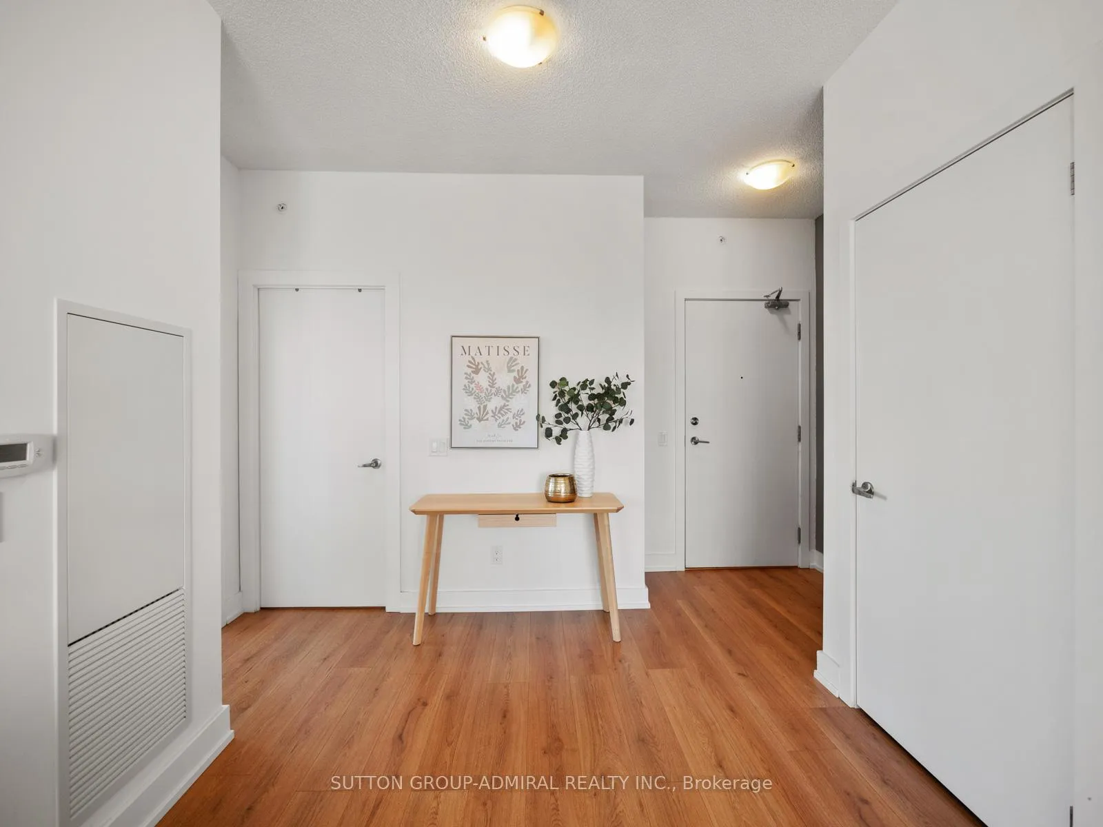 Photo 2 of Unit 1005, 128 Fairview Mall Drive, North York, Don Valley Village — HOMEH