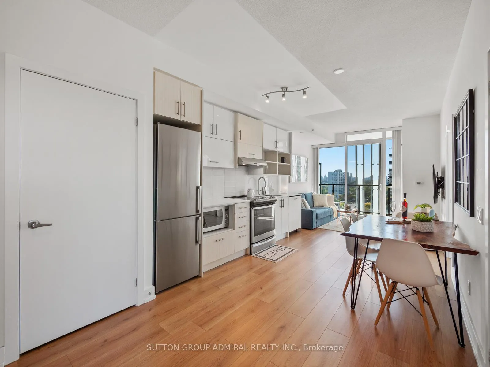 Photo 6 of Unit 1005, 128 Fairview Mall Drive, North York, Don Valley Village — HOMEH
