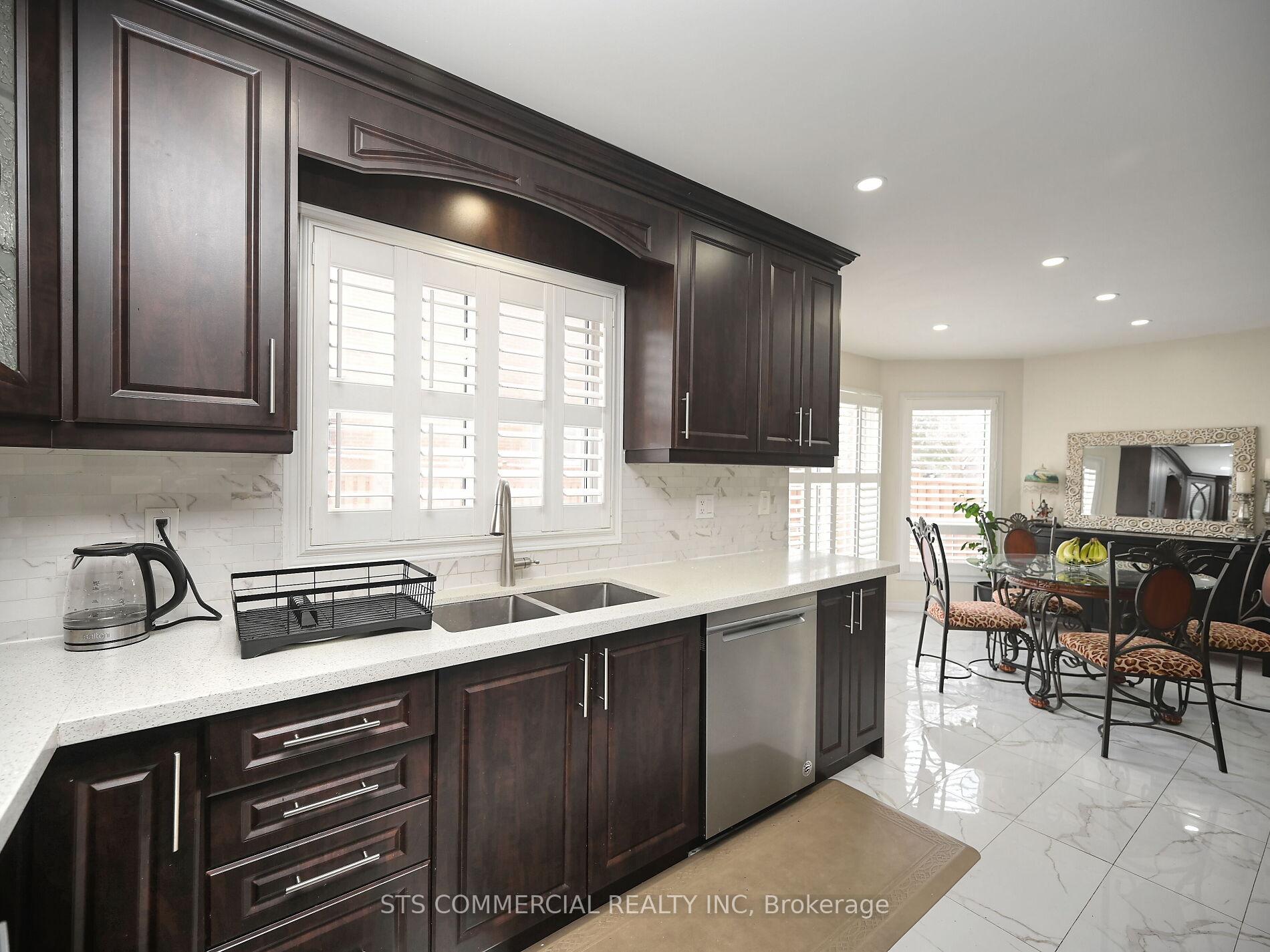 Photo 6 of 72 Adirondack Crescent W, Brampton, Sandringham-Wellington — HOMEH