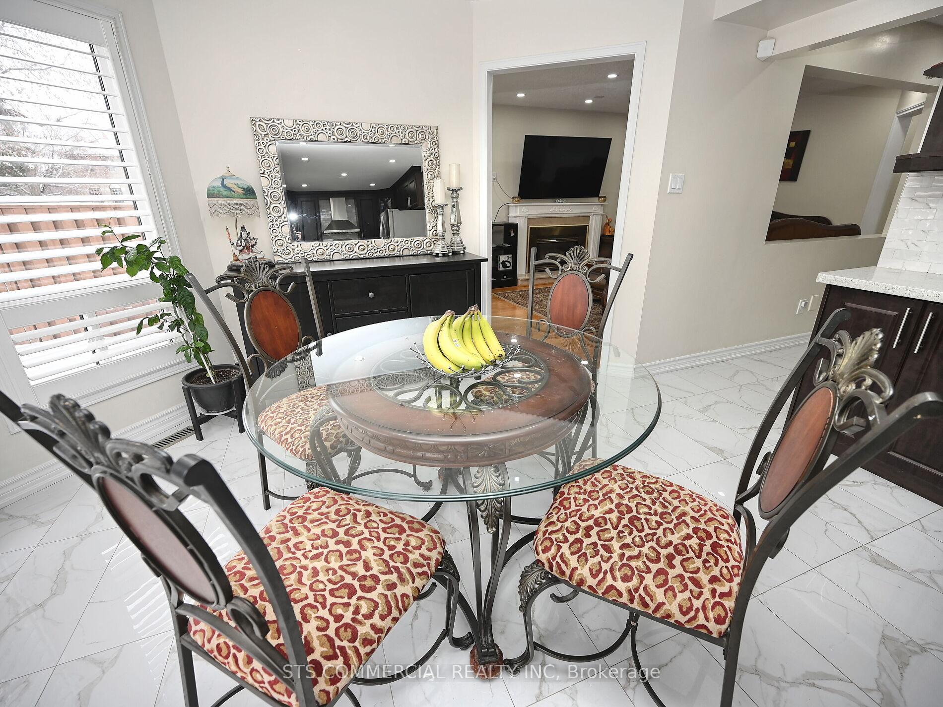Photo 11 of 72 Adirondack Crescent W, Brampton, Sandringham-Wellington — HOMEH