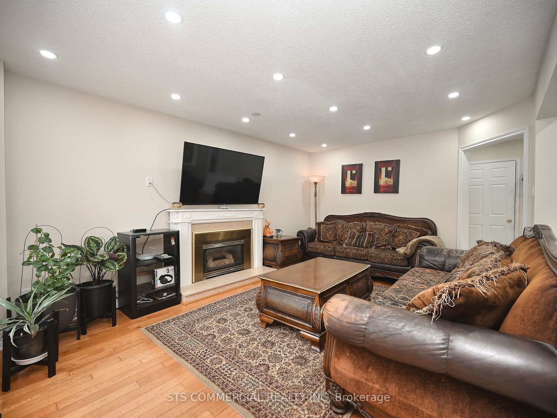 Photo 12 of 72 Adirondack Crescent W, Brampton, Sandringham-Wellington — HOMEH