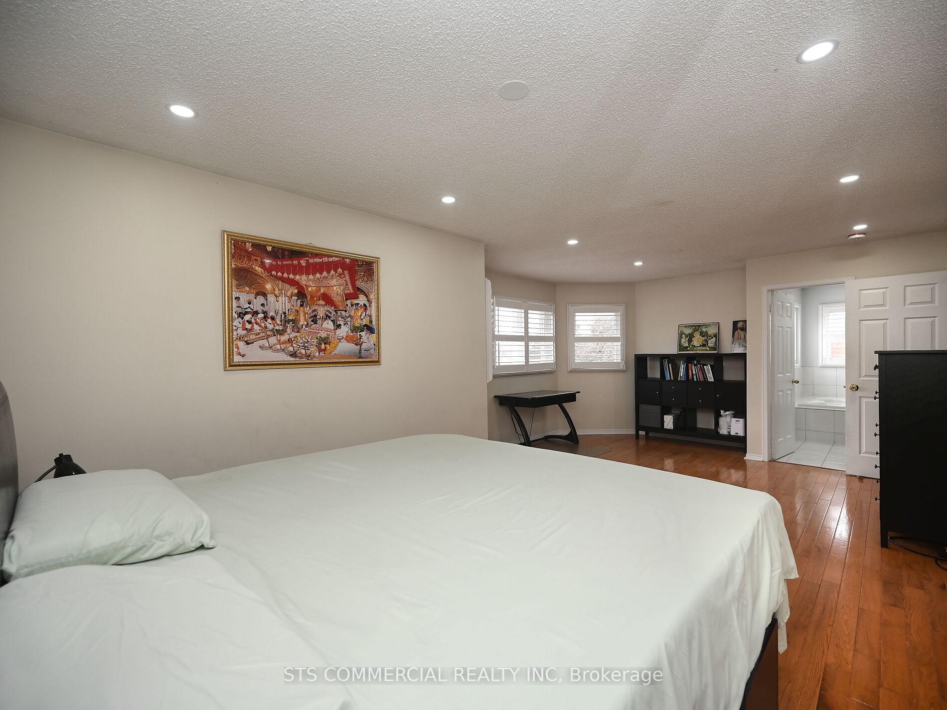 Photo 20 of 72 Adirondack Crescent W, Brampton, Sandringham-Wellington — HOMEH