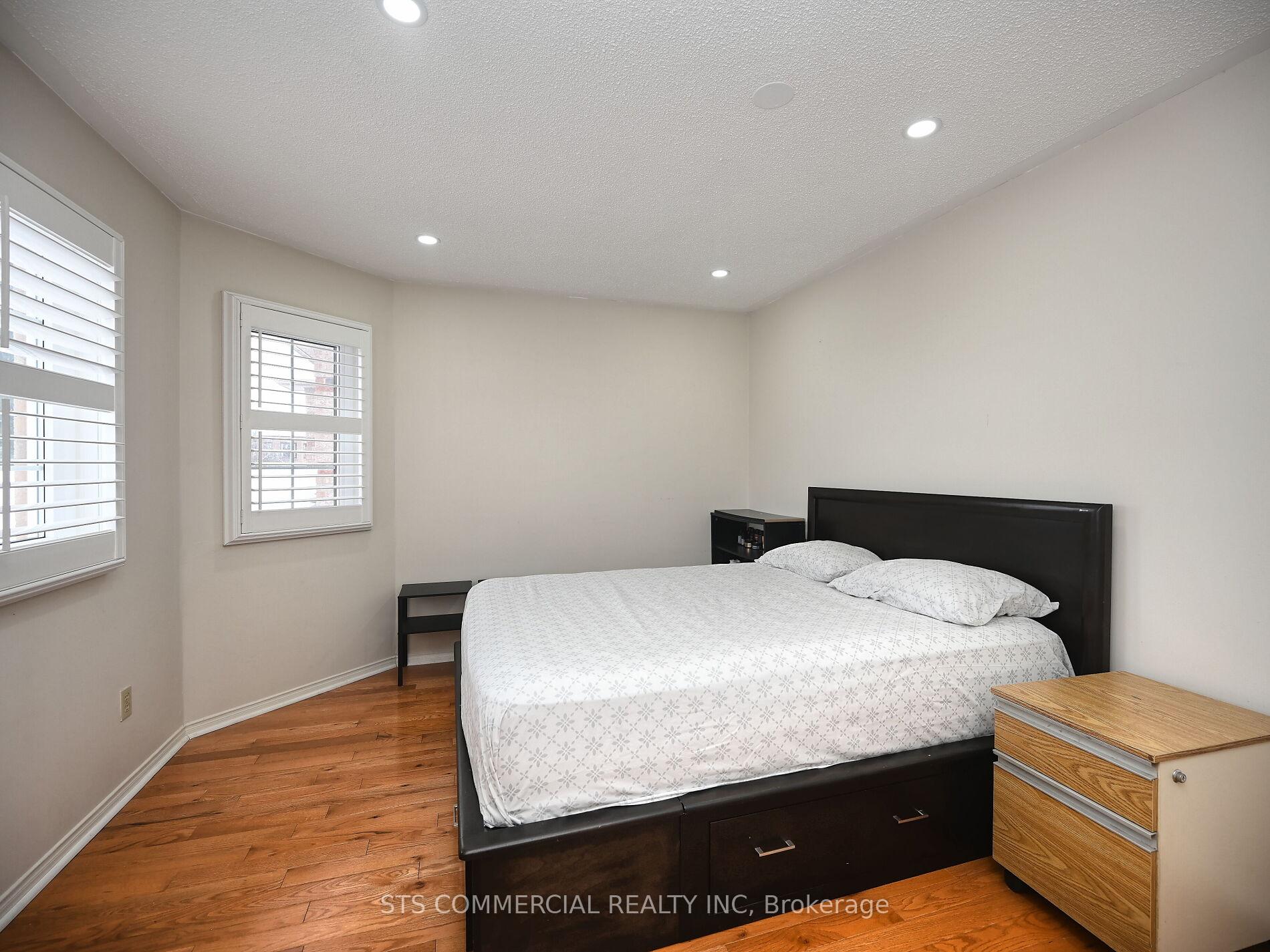 Photo 22 of 72 Adirondack Crescent W, Brampton, Sandringham-Wellington — HOMEH