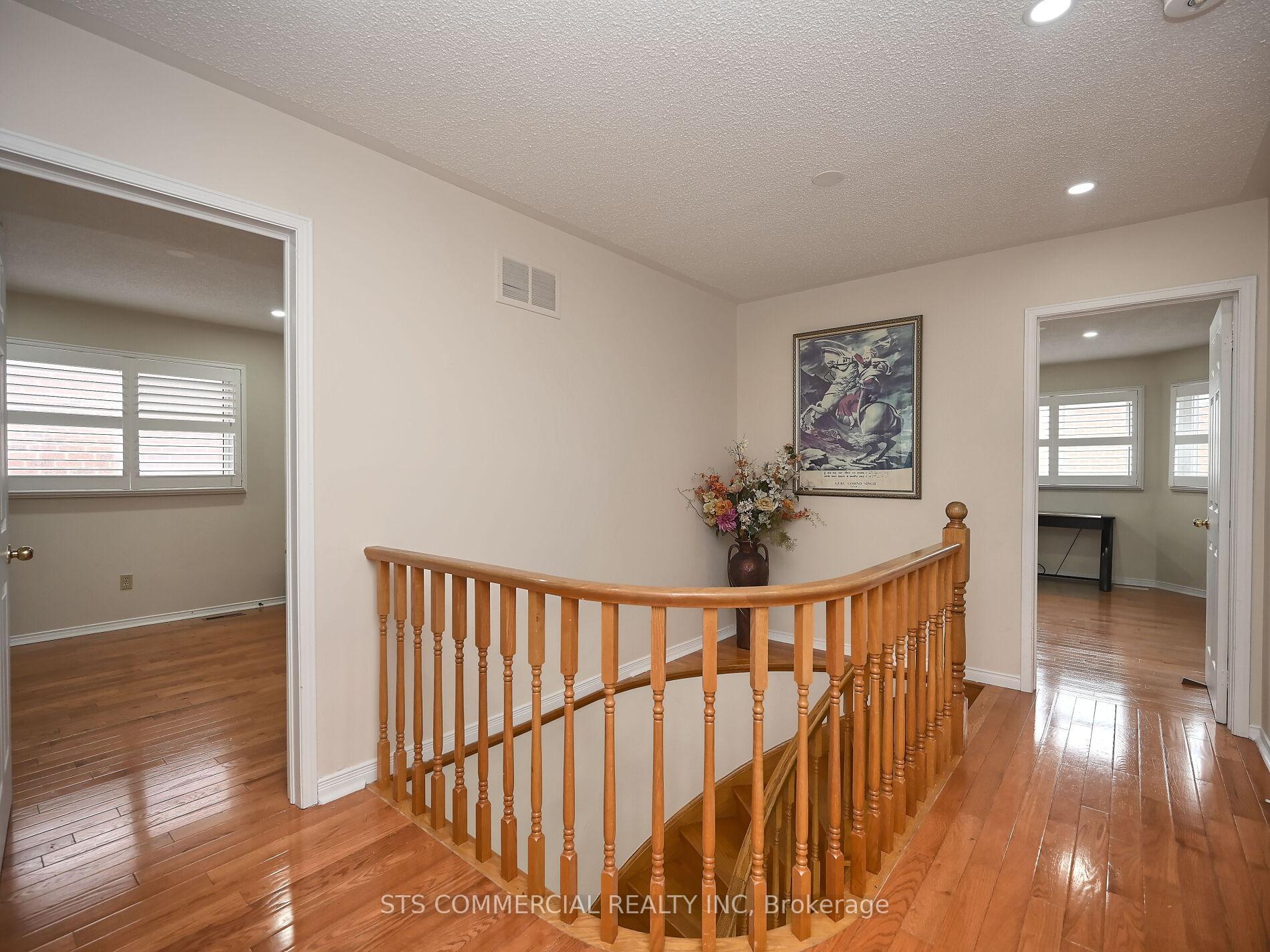 Photo 24 of 72 Adirondack Crescent W, Brampton, Sandringham-Wellington — HOMEH