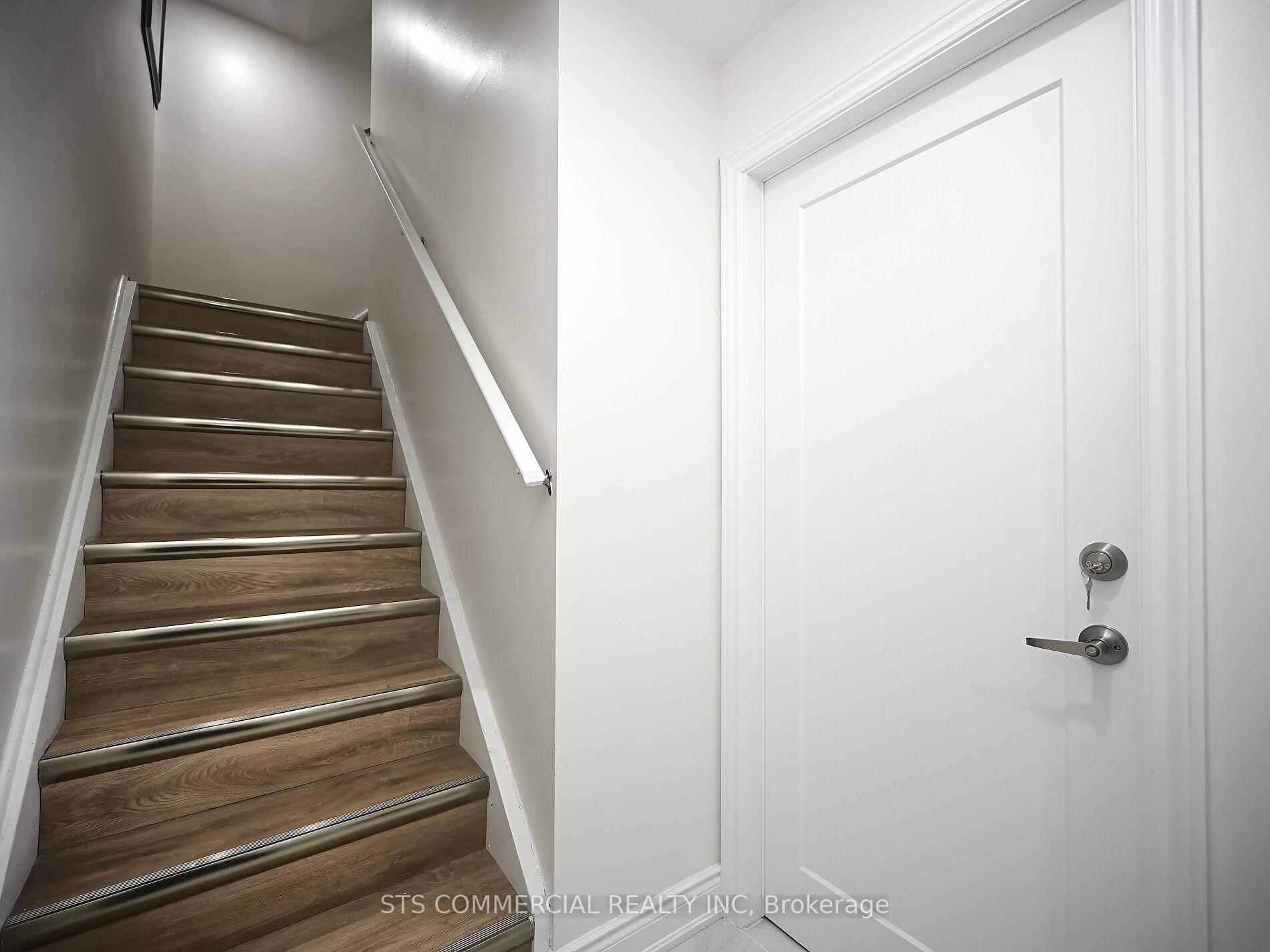 Photo 30 of 72 Adirondack Crescent W, Brampton, Sandringham-Wellington — HOMEH
