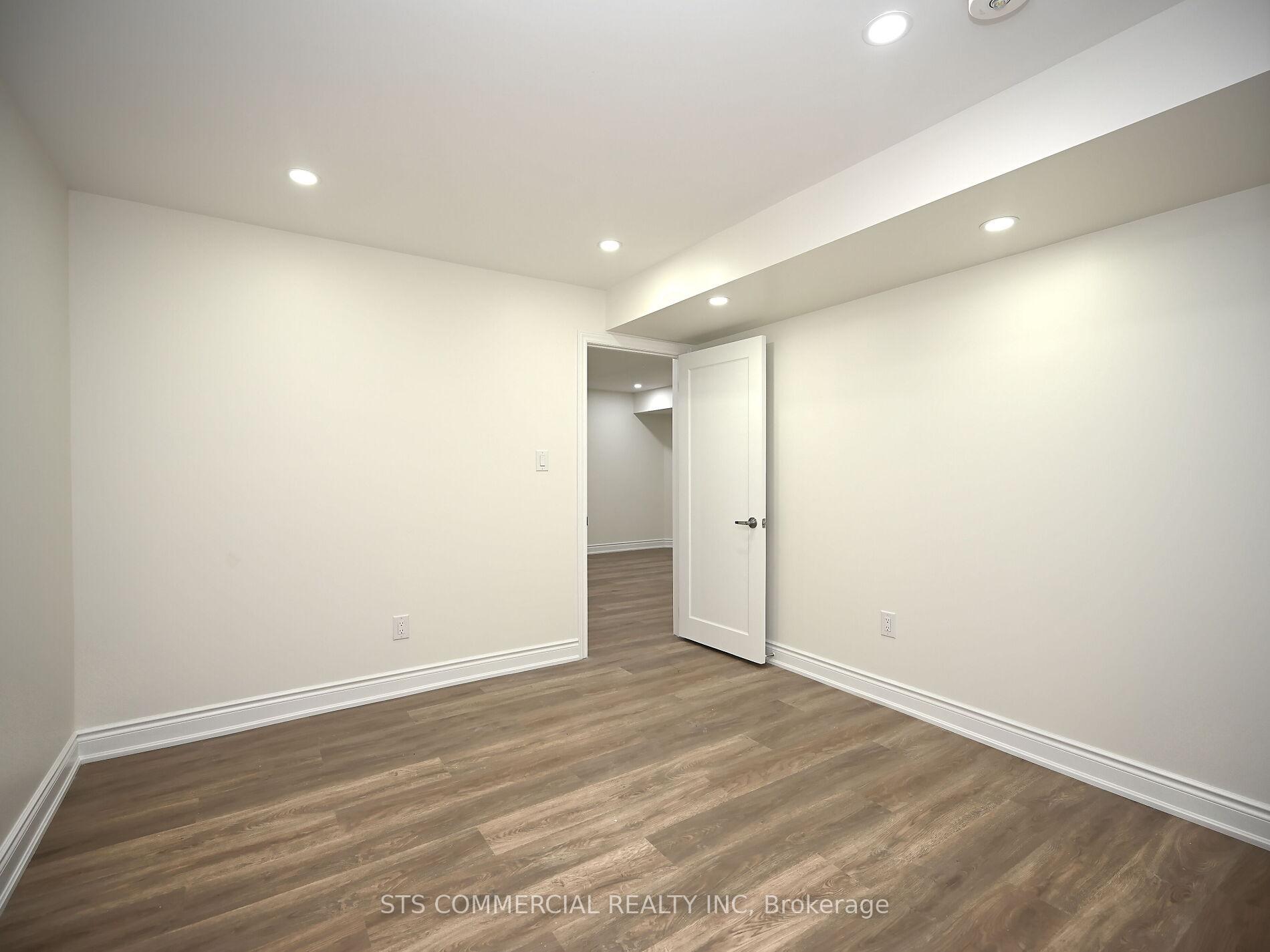 Photo 42 of 72 Adirondack Crescent W, Brampton, Sandringham-Wellington — HOMEH