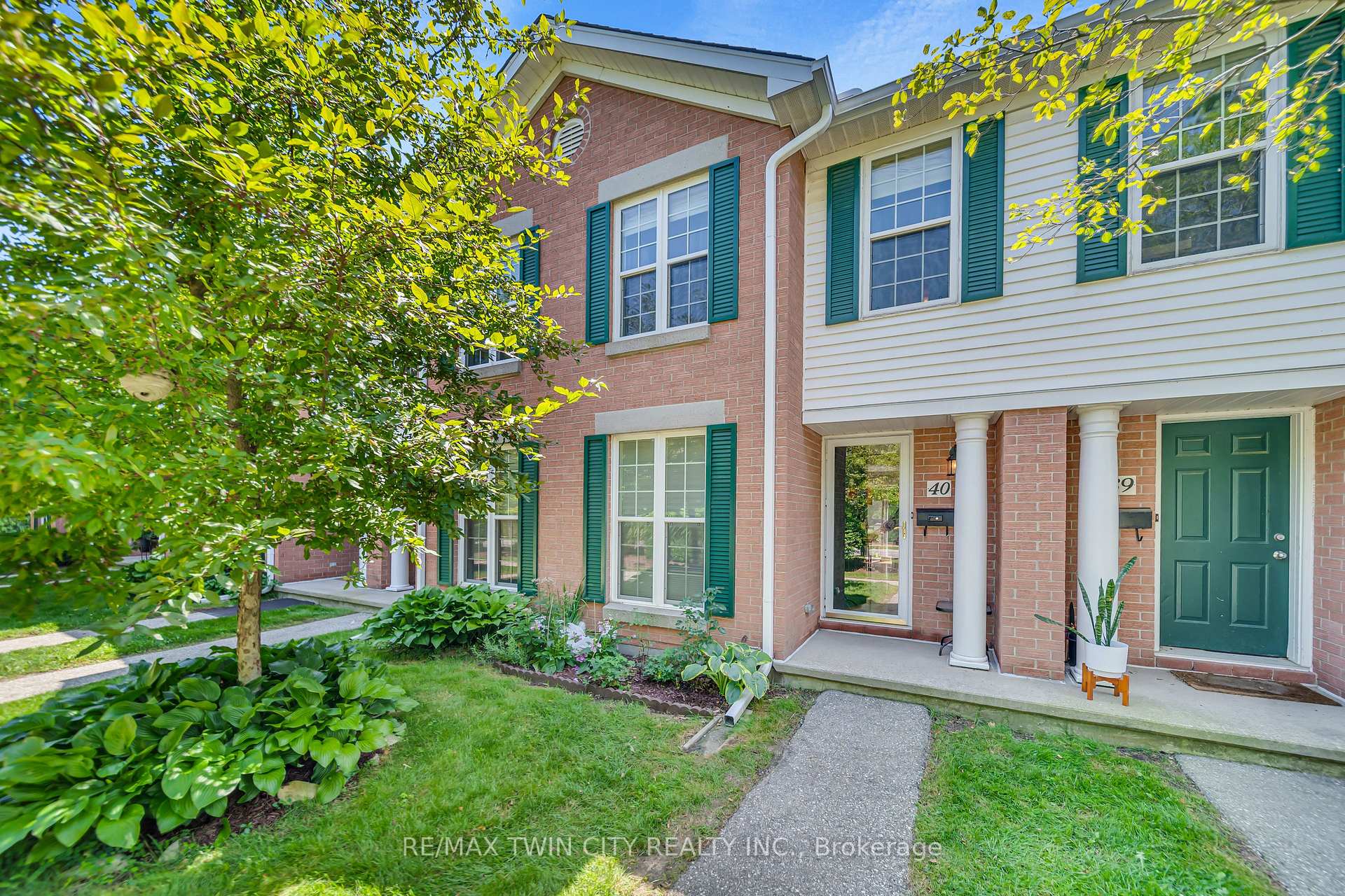 Photo 2 of Unit 40, 465 Woolwich Street N, Waterloo — HOMEH