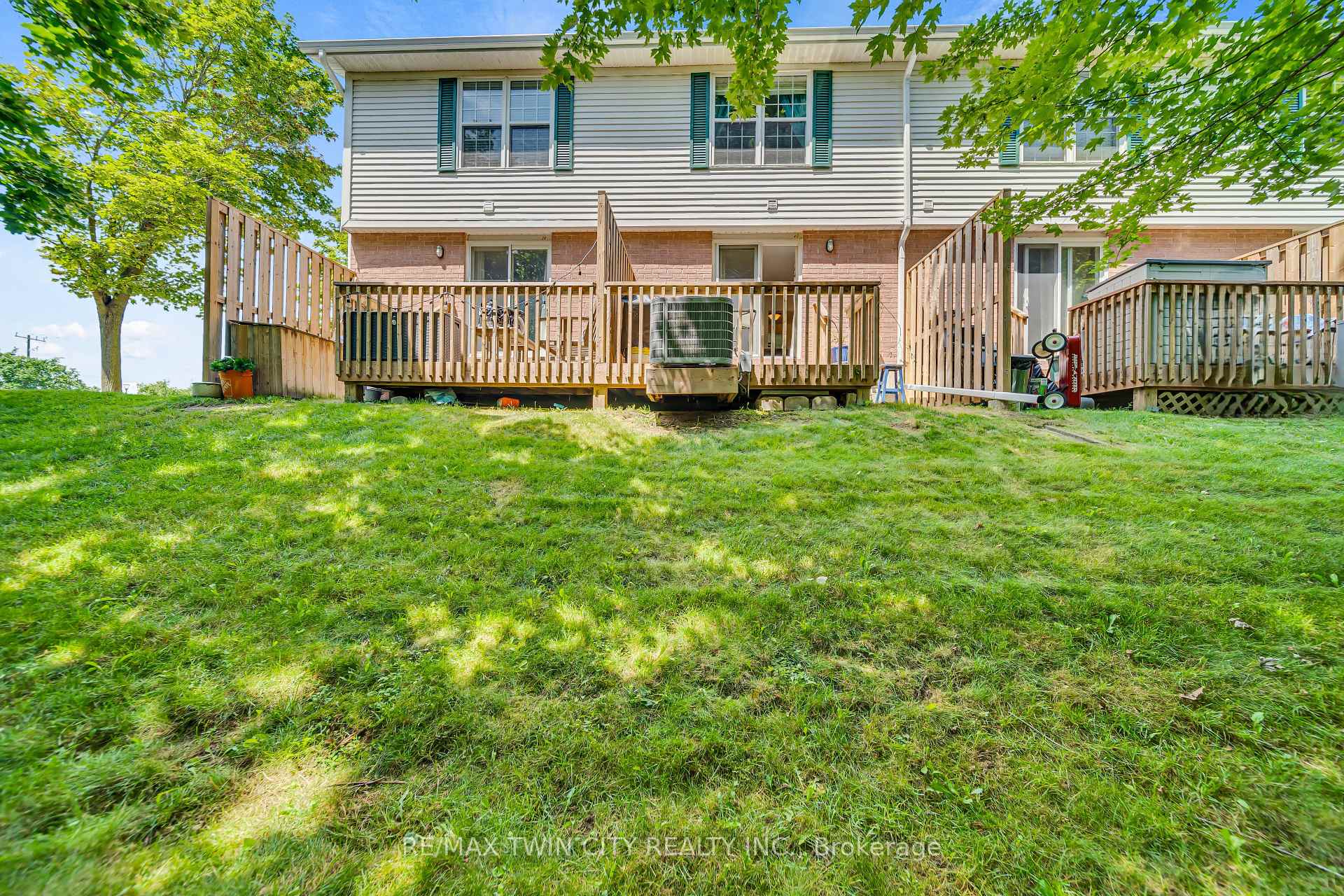 Photo 29 of Unit 40, 465 Woolwich Street N, Waterloo — HOMEH
