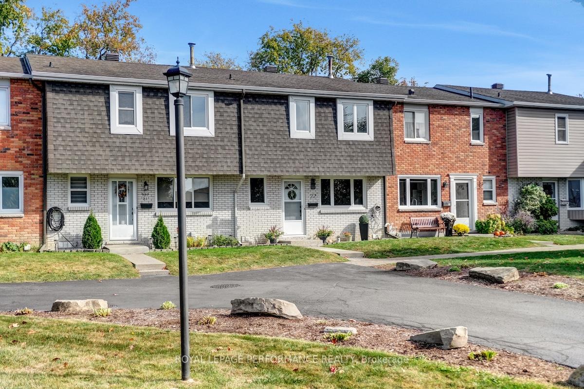 Front of Unit 22, 550 Straby Avenue