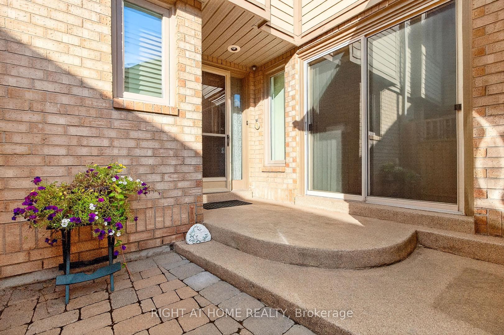 Photo 3 of Unit 63, 1725 The Chase, Mississauga, Central Erin Mills — HOMEH