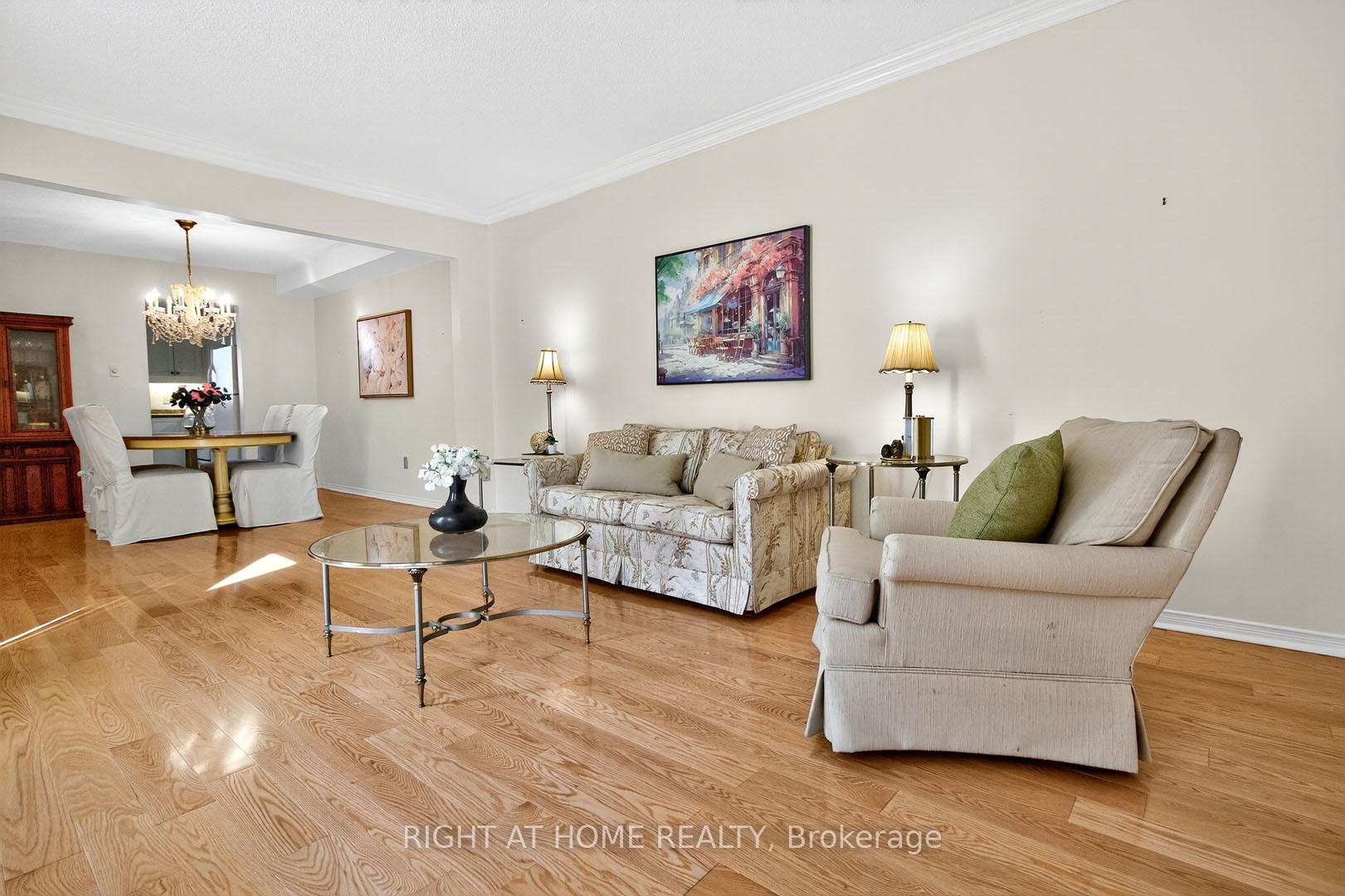 Photo 6 of Unit 63, 1725 The Chase, Mississauga, Central Erin Mills — HOMEH