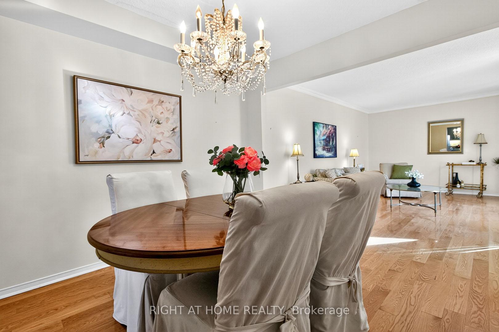 Photo 8 of Unit 63, 1725 The Chase, Mississauga, Central Erin Mills — HOMEH