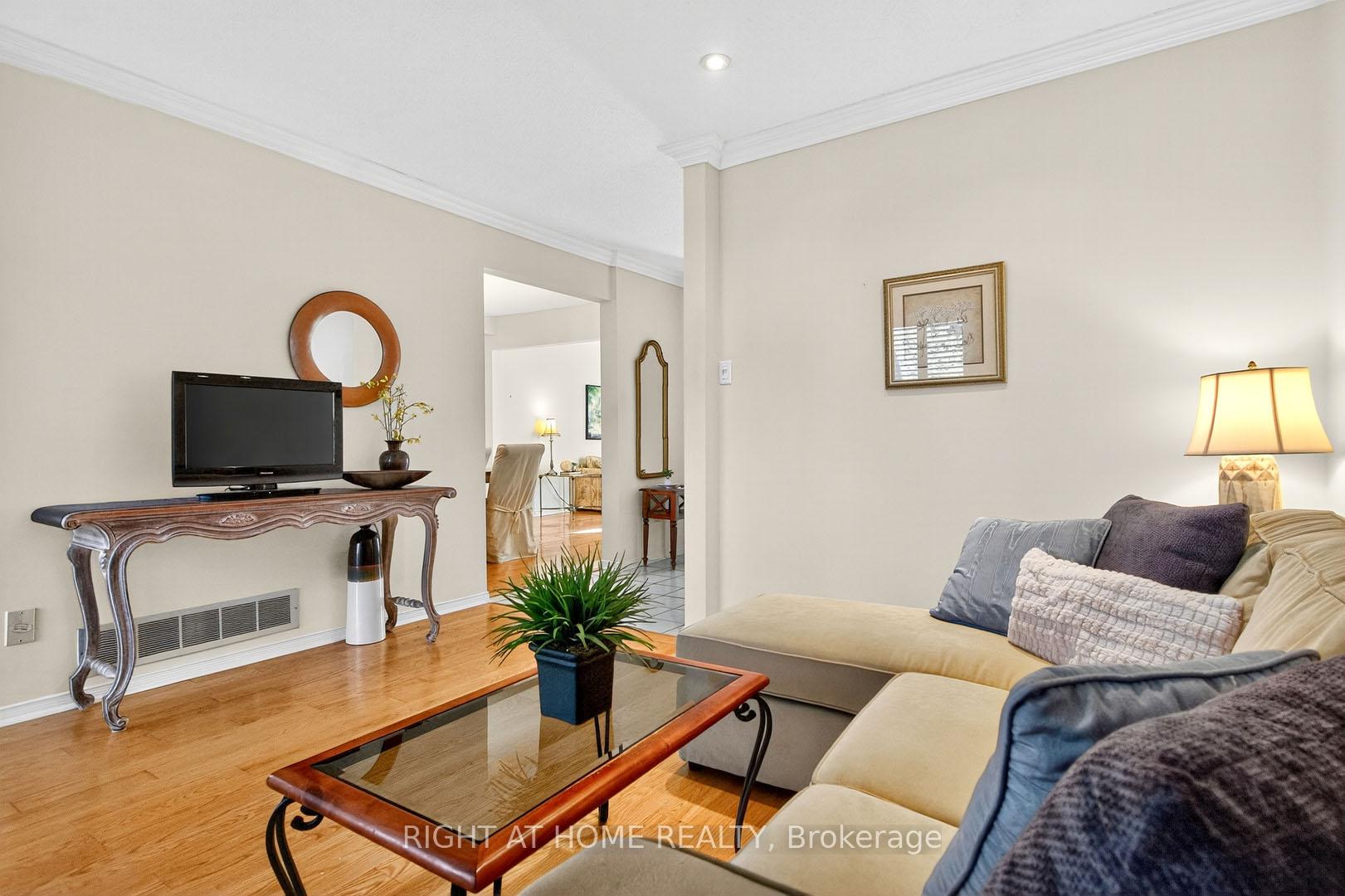 Photo 12 of Unit 63, 1725 The Chase, Mississauga, Central Erin Mills — HOMEH