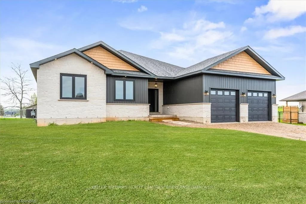 Photo 2 of 54 Chestnut Hill Crescent, Arran-Elderslie — HOMEH