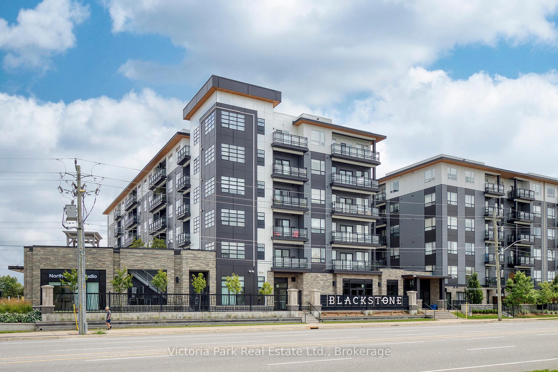 Photo 2 of Unit 610, 251 Northfield Drive E, Waterloo — HOMEH