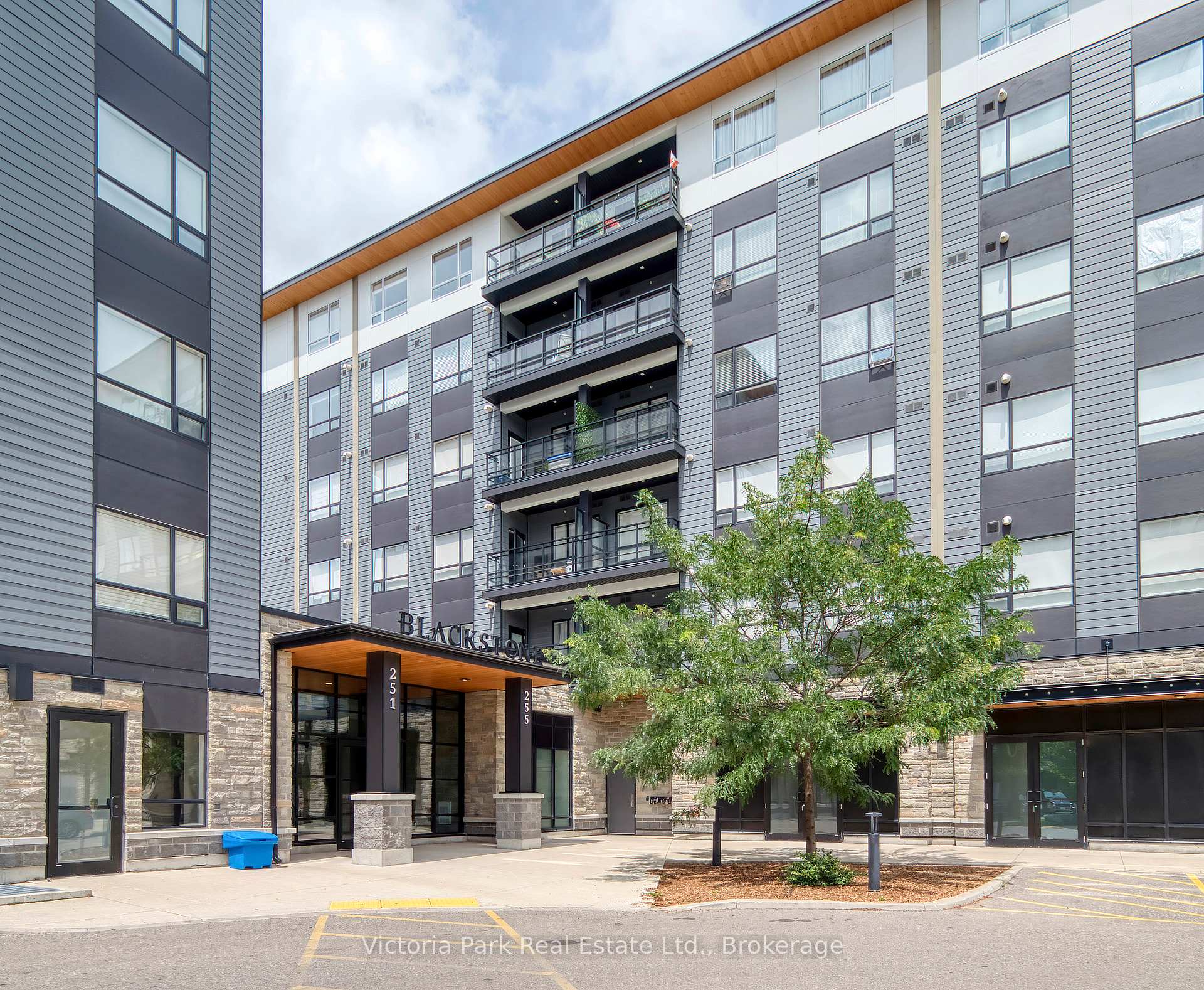 Photo 5 of Unit 610, 251 Northfield Drive E, Waterloo — HOMEH
