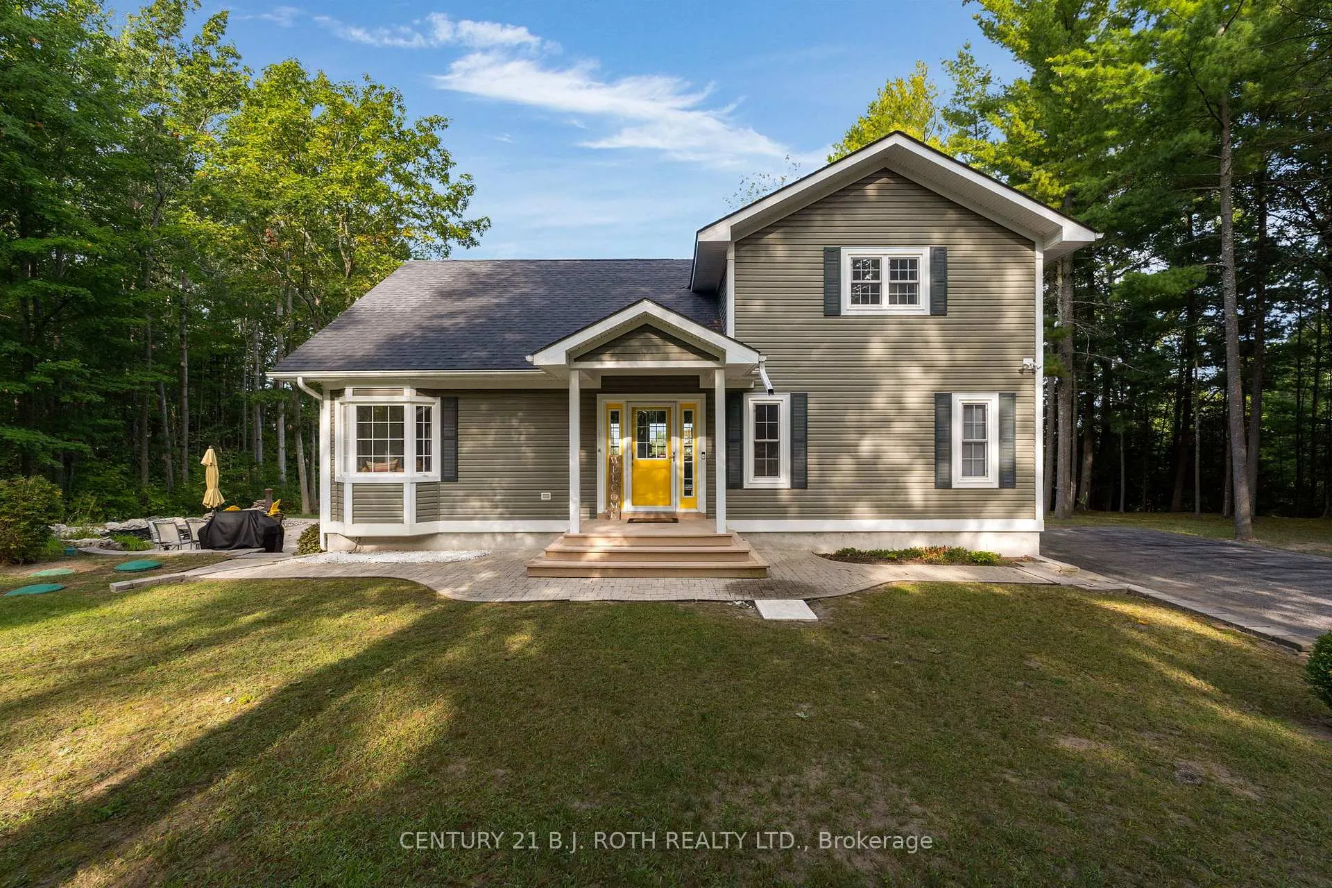 Front of 2710 Portage Trail