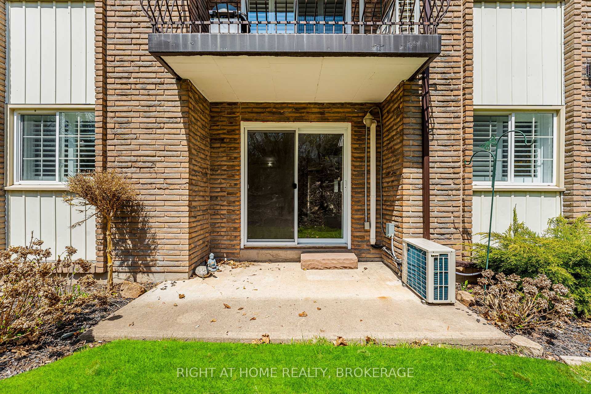 Photo 24 of Unit 102, 20 John Street, Grimsby, Grimsby East — HOMEH