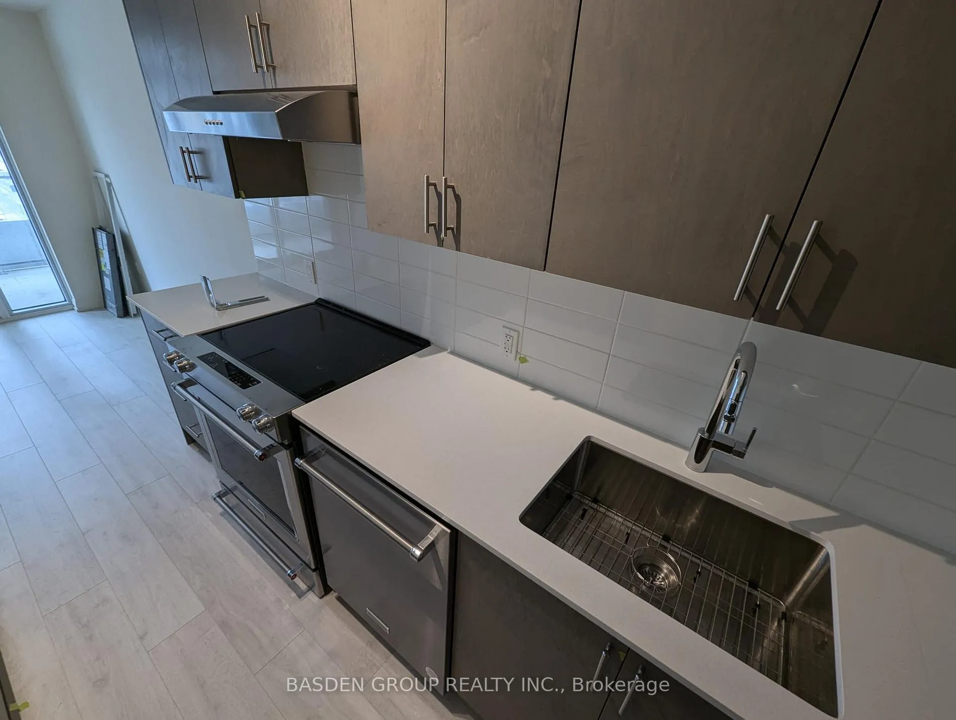 Photo 4 of Unit 433, 8960 Jane Street, Vaughan, Vellore Village — HOMEH