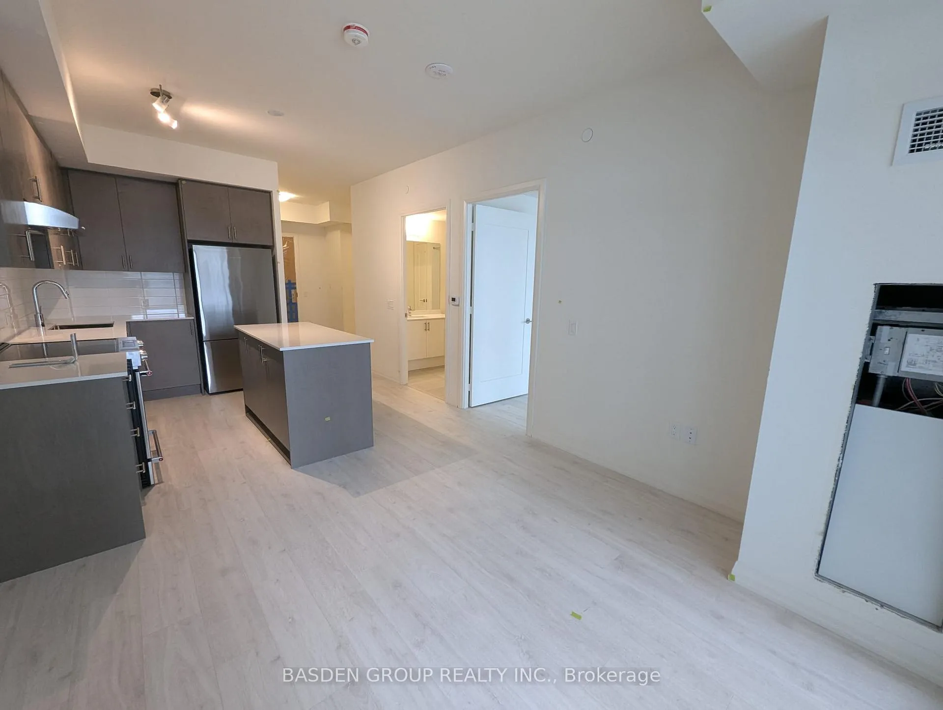Photo 10 of Unit 433, 8960 Jane Street, Vaughan, Vellore Village — HOMEH