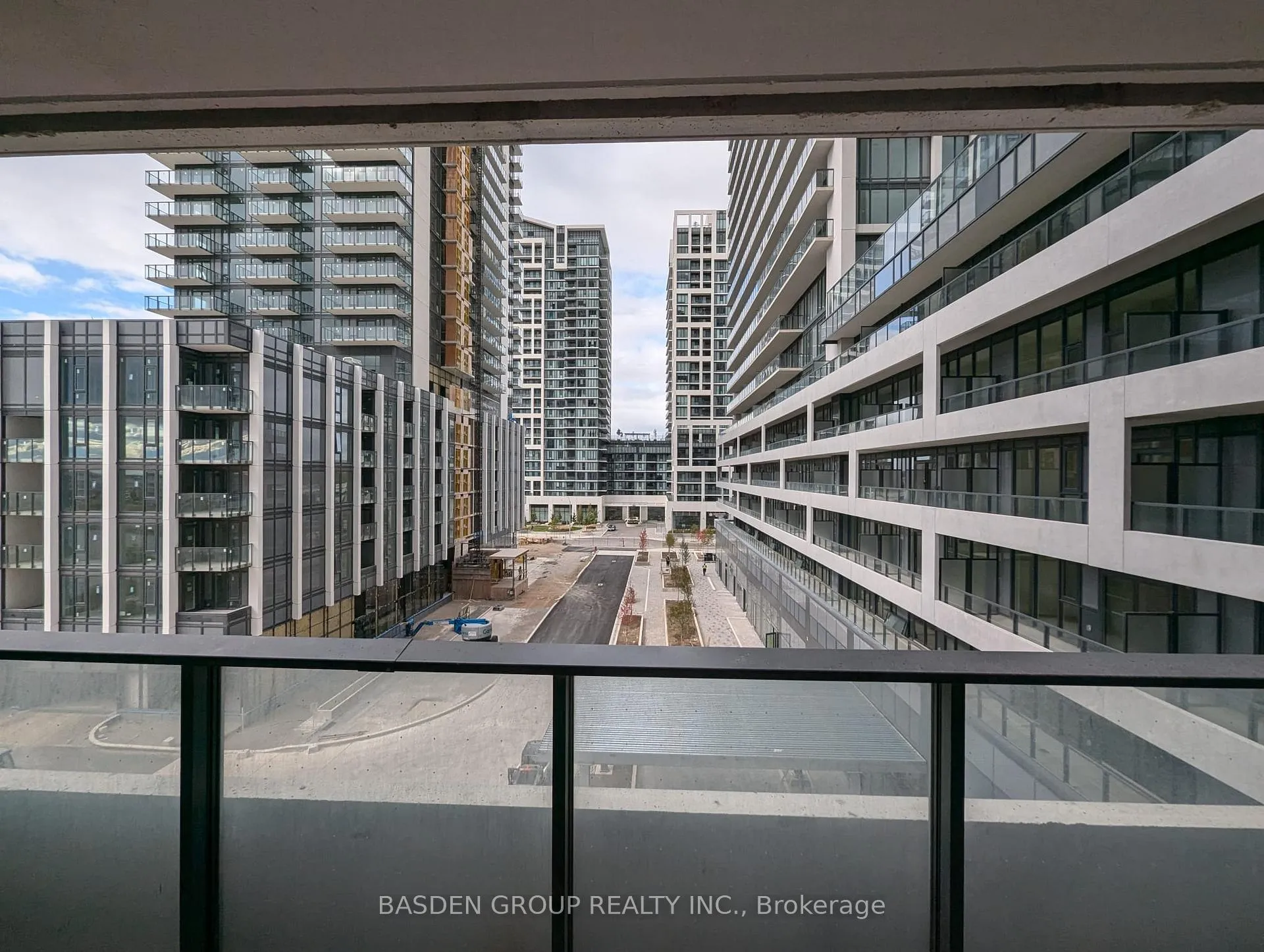 Photo 15 of Unit 433, 8960 Jane Street, Vaughan, Vellore Village — HOMEH