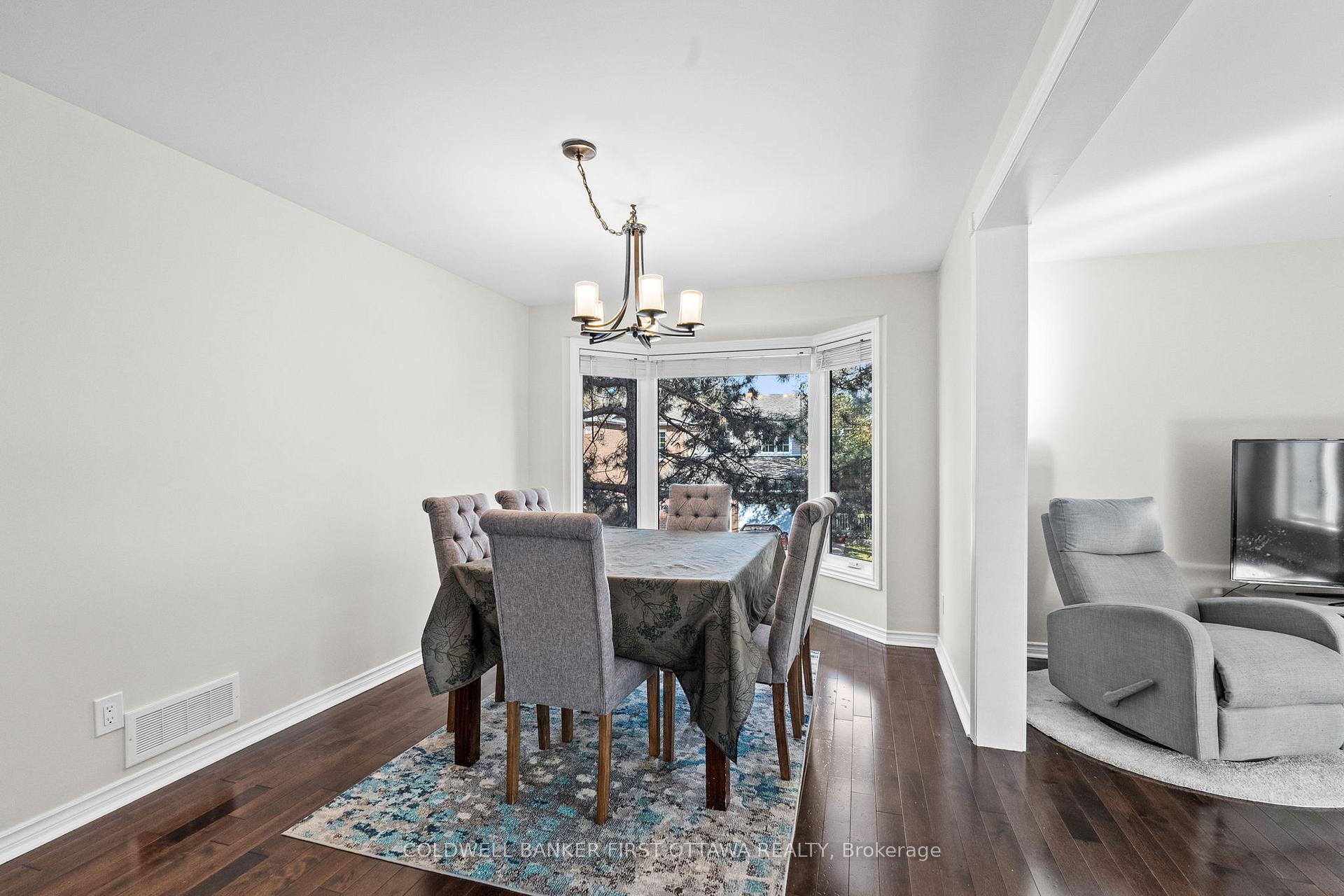 Photo 11 of 16 Wrenwood Crescent, Ottawa, Centrepointe — HOMEH