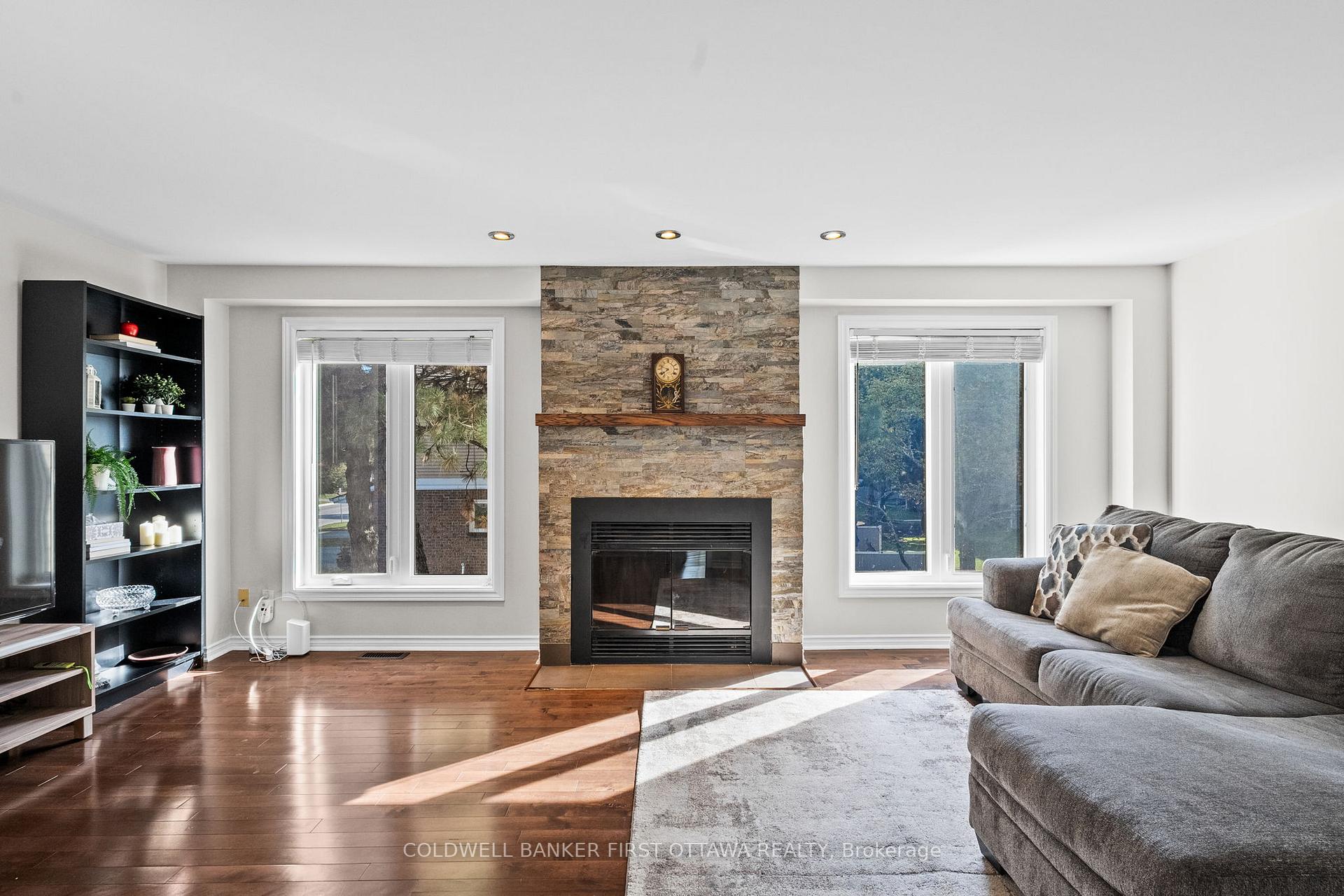Photo 13 of 16 Wrenwood Crescent, Ottawa, Centrepointe — HOMEH