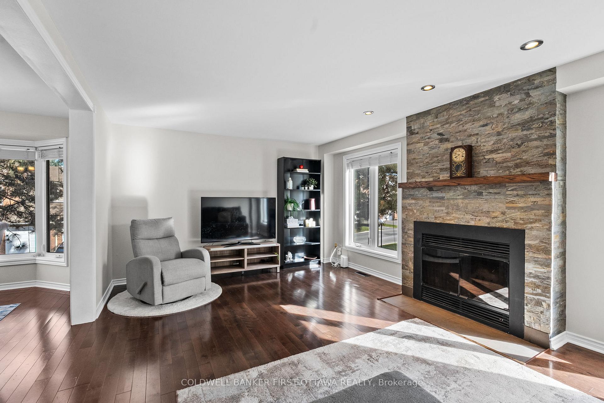 Photo 14 of 16 Wrenwood Crescent, Ottawa, Centrepointe — HOMEH