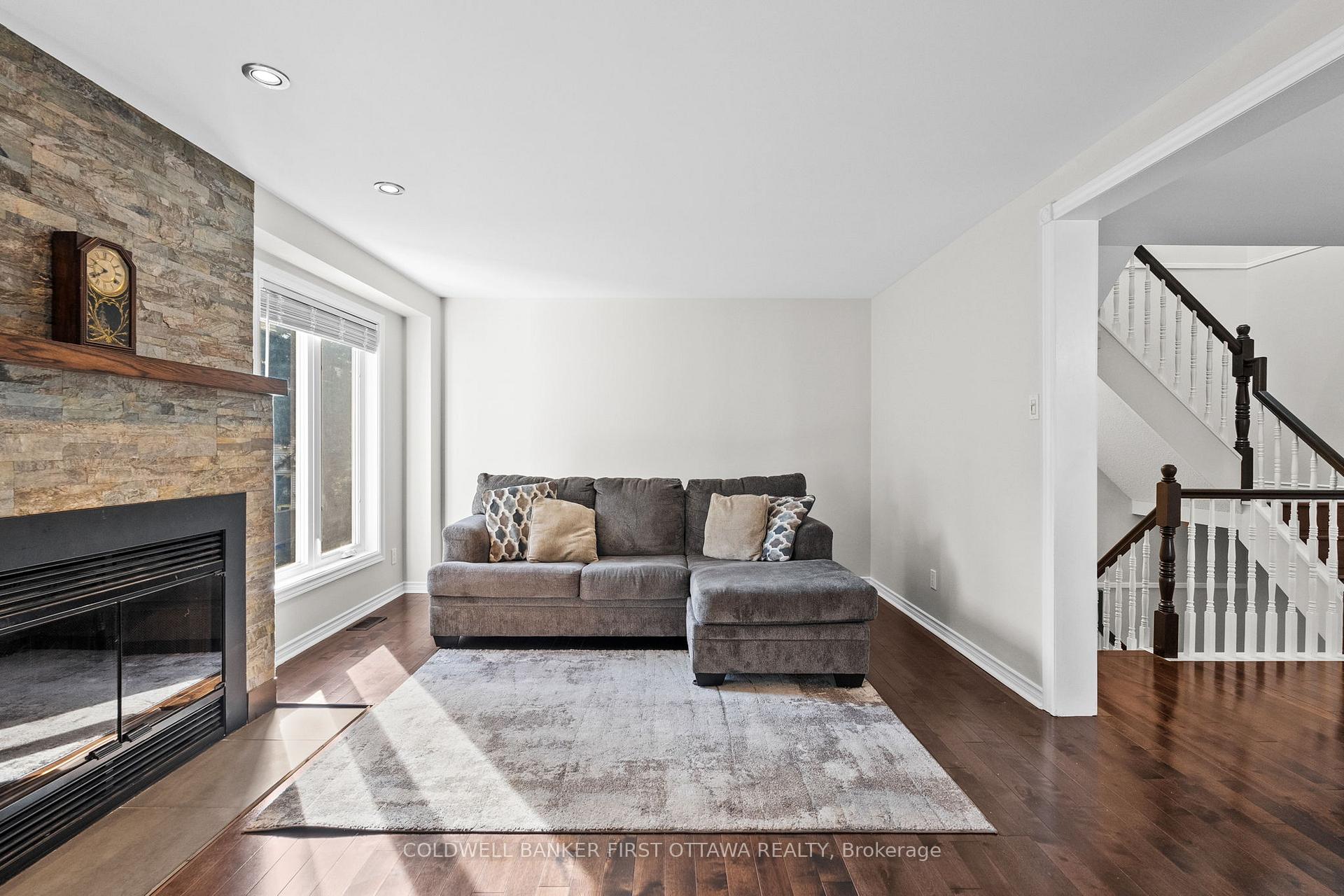 Photo 17 of 16 Wrenwood Crescent, Ottawa, Centrepointe — HOMEH