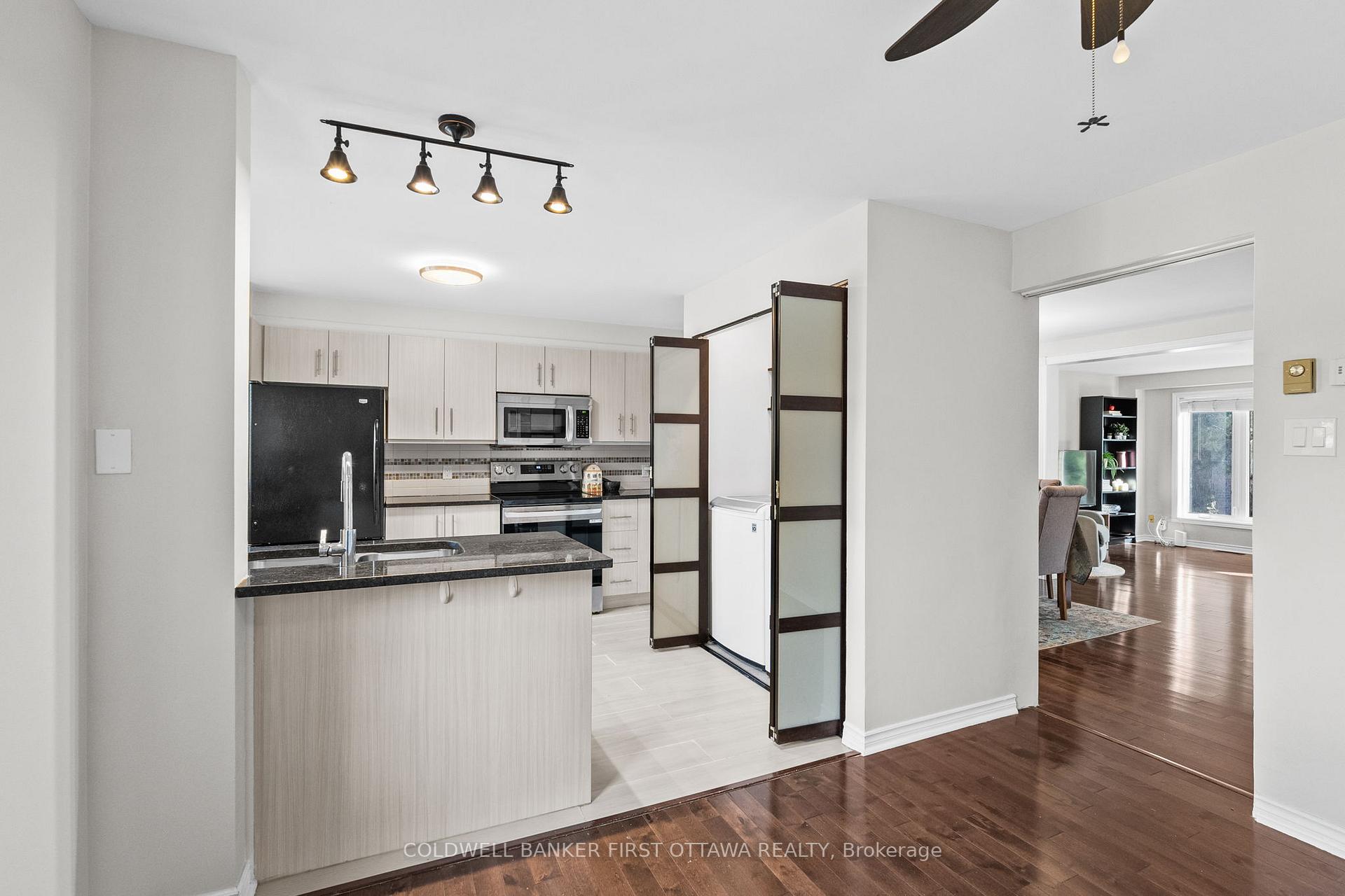Photo 20 of 16 Wrenwood Crescent, Ottawa, Centrepointe — HOMEH