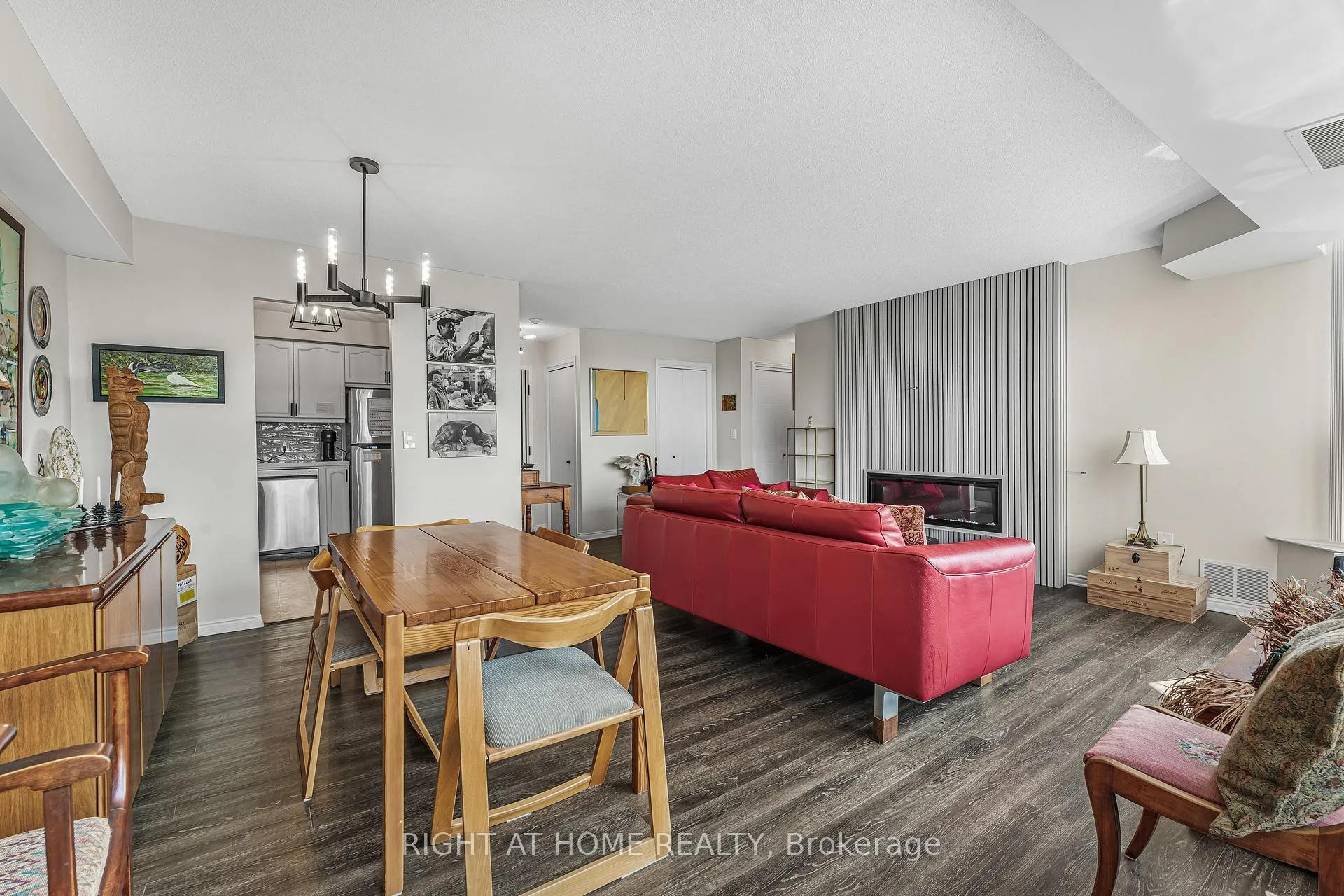 Photo 15 of Unit 707, 81 Scott Street, St. Catharines, Lakeport — HOMEH
