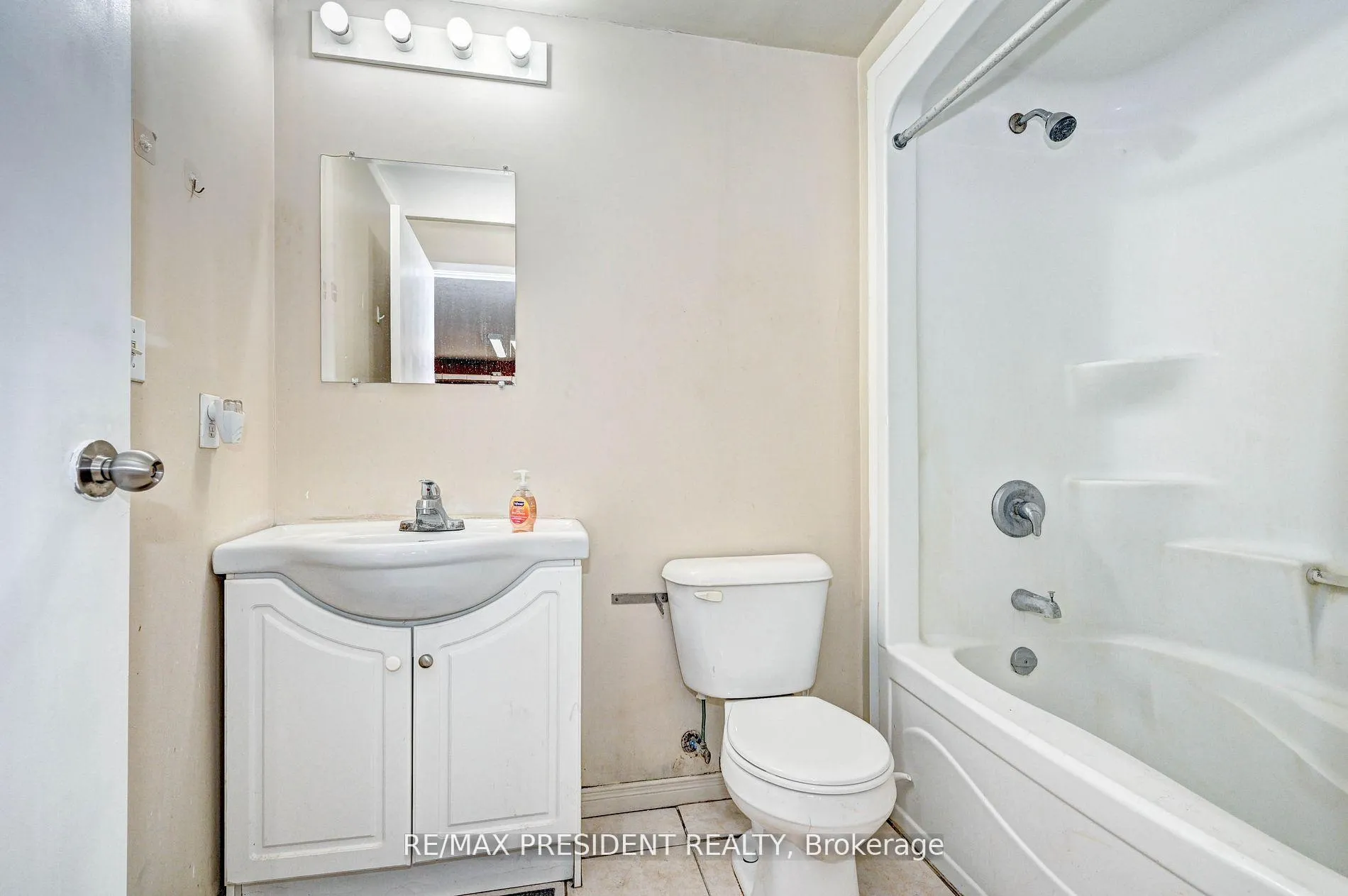 Photo 25 of Unit 504, 261 Lester Street, Waterloo, Beechwood/University — HOMEH