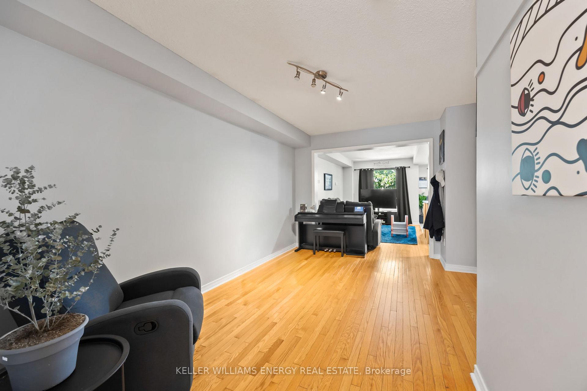 Photo 6 of 85 Winchester Terrace, Barrie, Rural Barrie Southeast — HOMEH