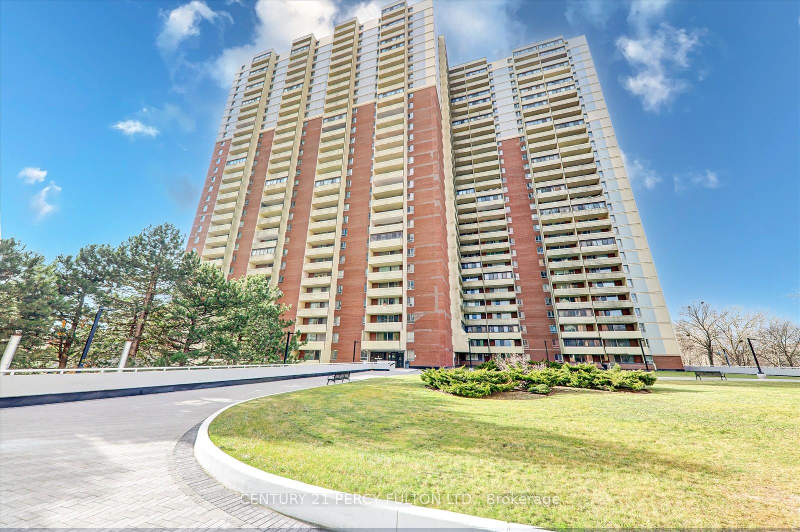 Photo 3 of Unit 605, 1 Massey Square, Toronto, Crescent Town — HOMEH