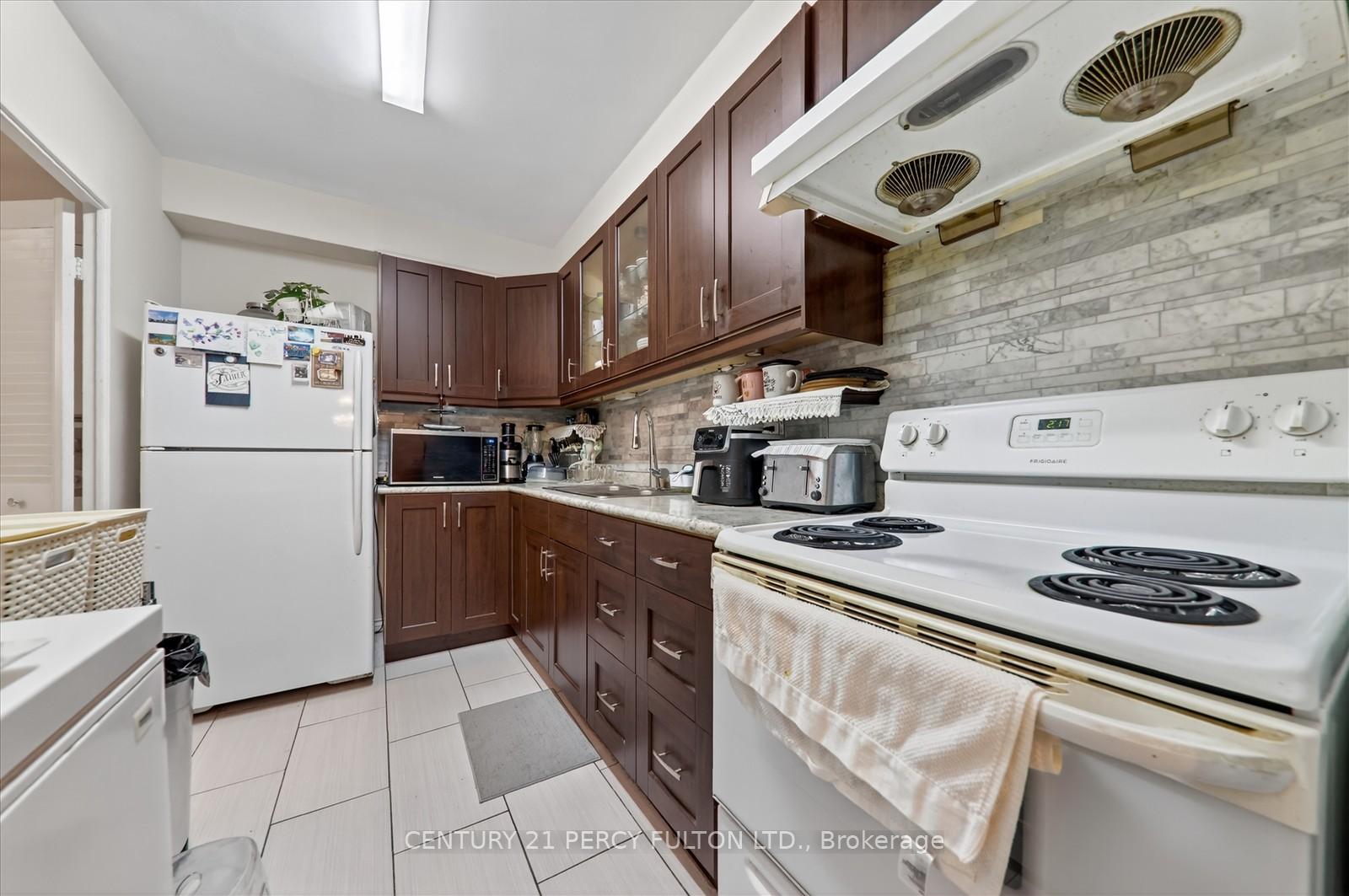 Photo 16 of Unit 605, 1 Massey Square, Toronto, Crescent Town — HOMEH