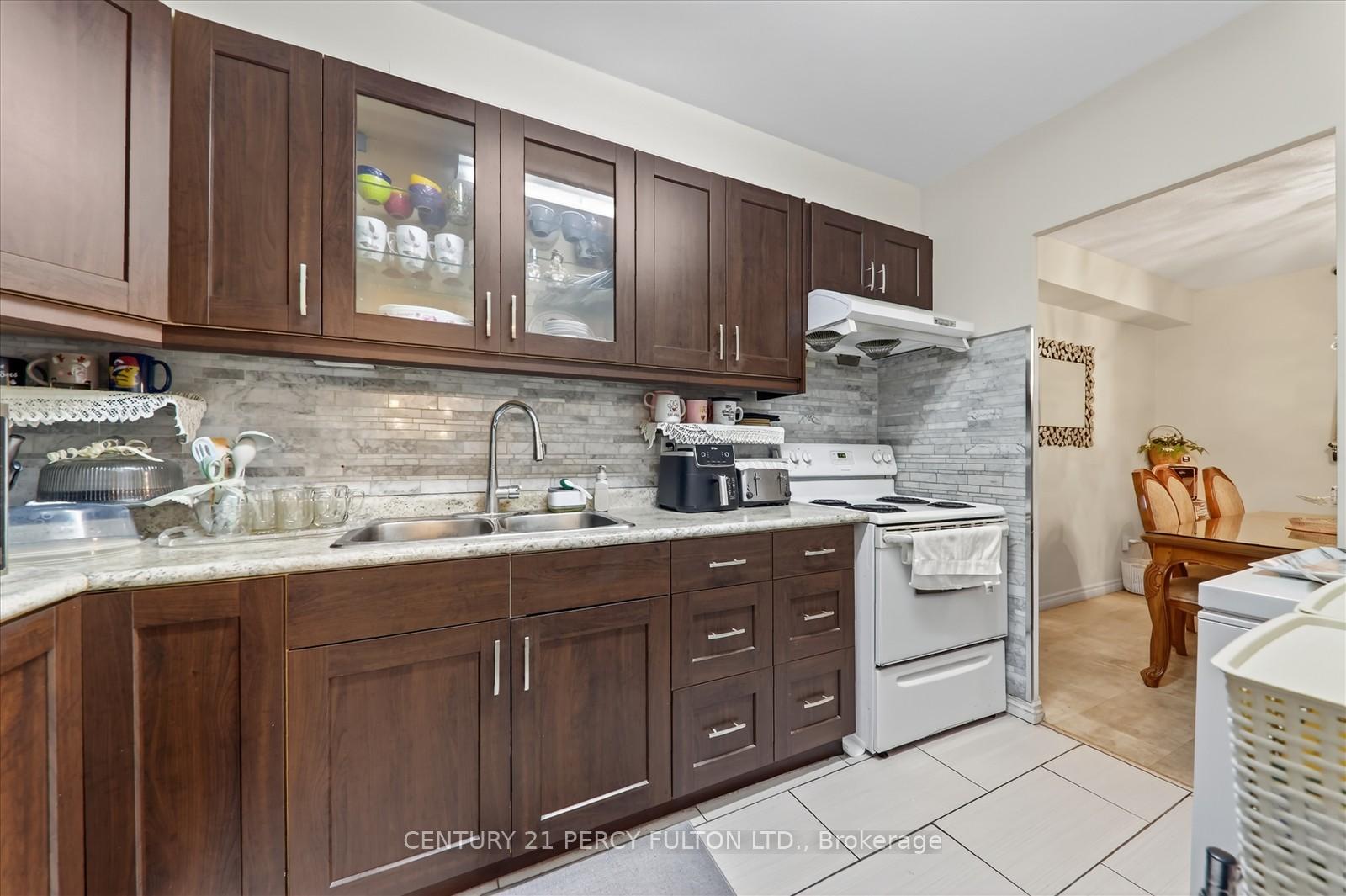 Photo 18 of Unit 605, 1 Massey Square, Toronto, Crescent Town — HOMEH