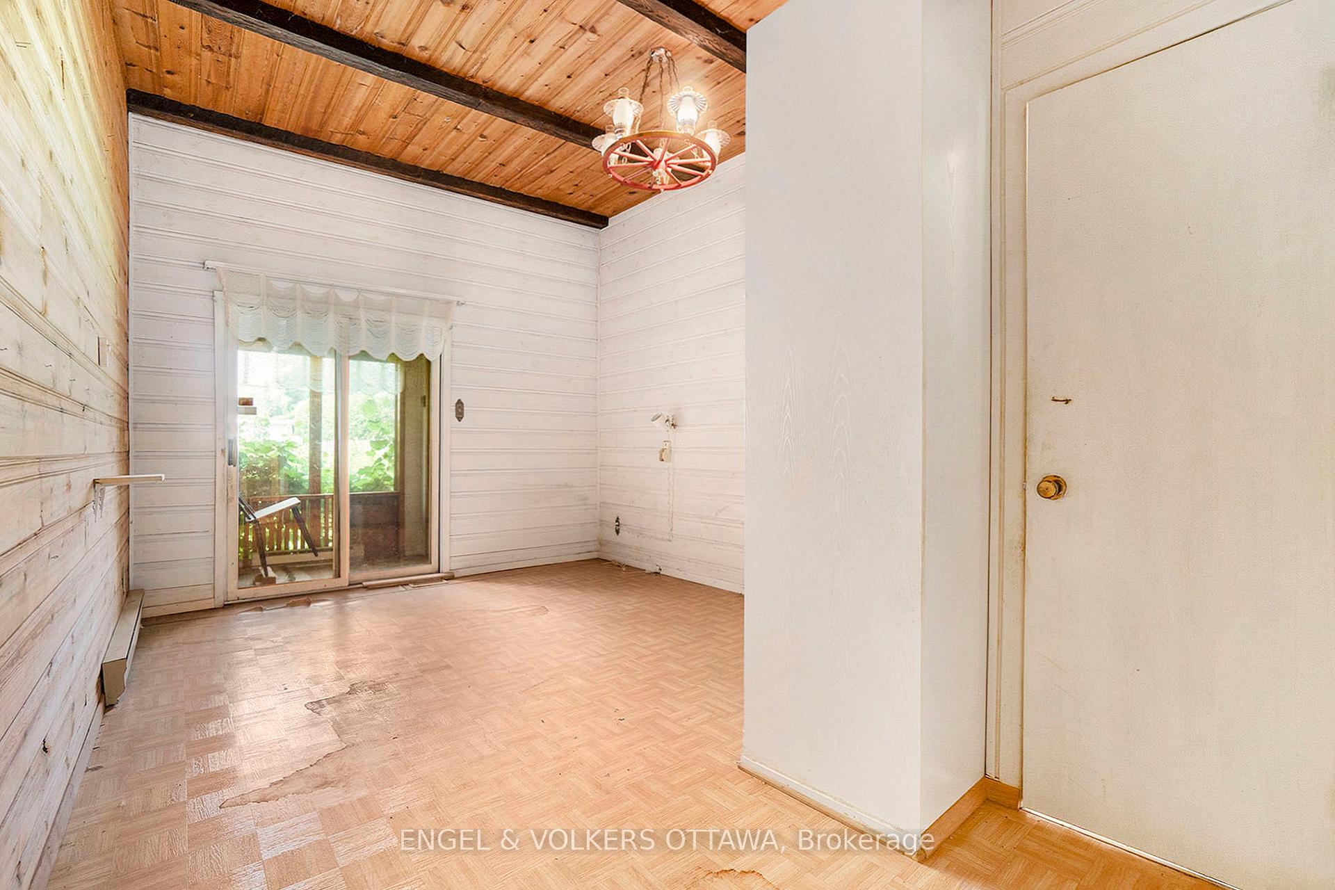Photo 8 of 21 Hillview Road, Ottawa, Lakeview Park — HOMEH