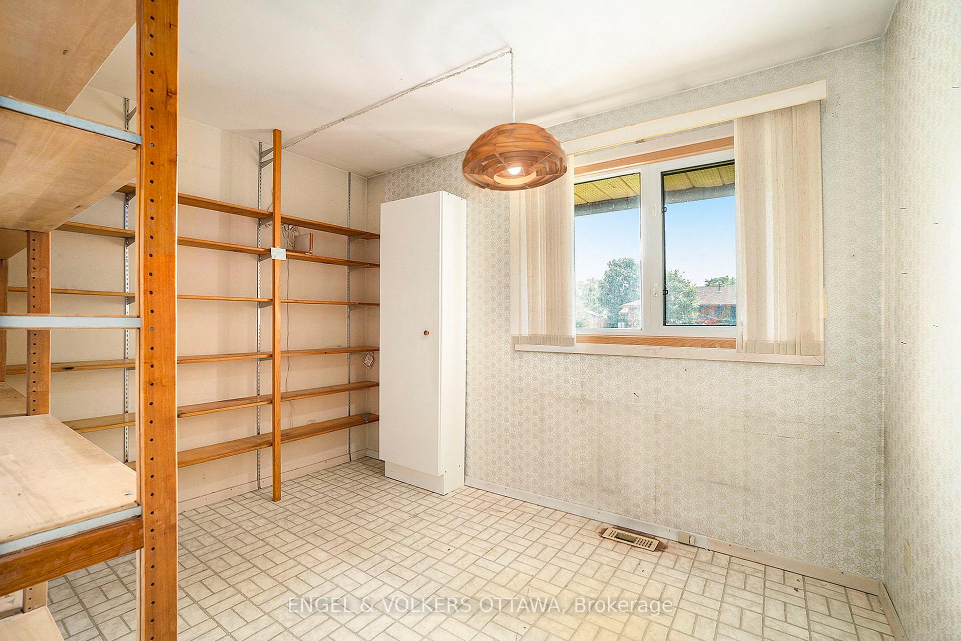 Photo 15 of 21 Hillview Road, Ottawa, Lakeview Park — HOMEH