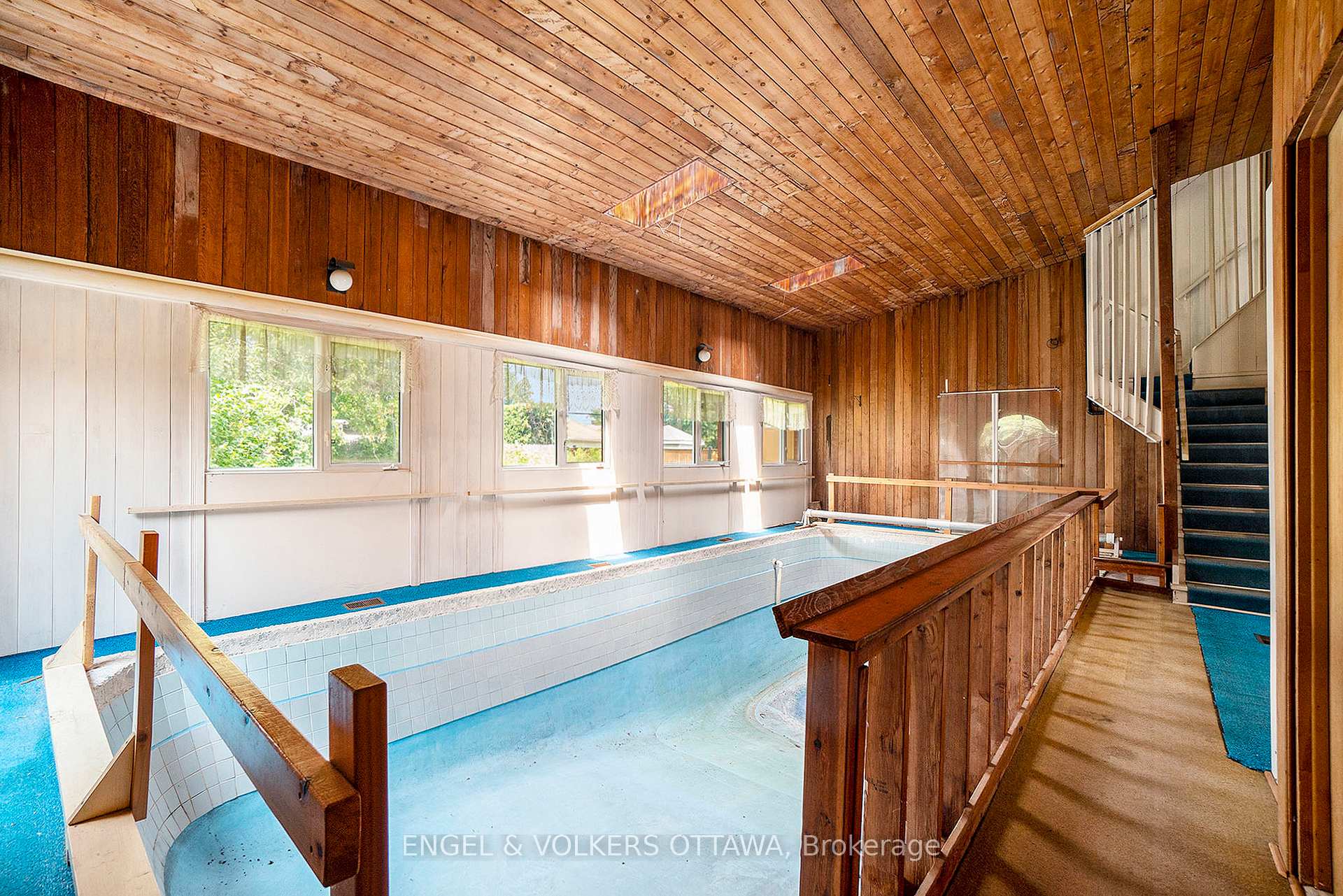 Photo 18 of 21 Hillview Road, Ottawa, Lakeview Park — HOMEH