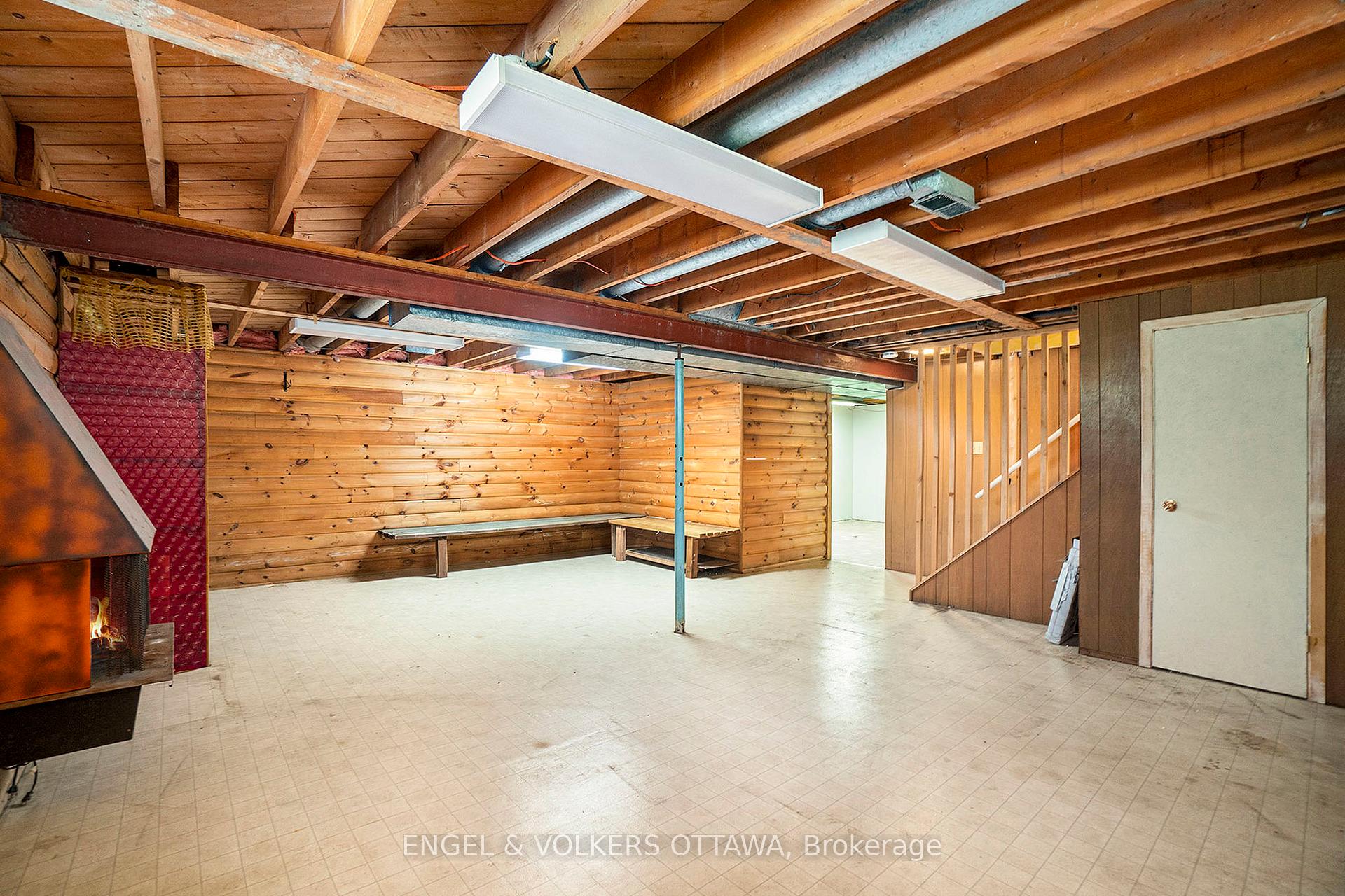 Photo 17 of 21 Hillview Road, Ottawa, Lakeview Park — HOMEH